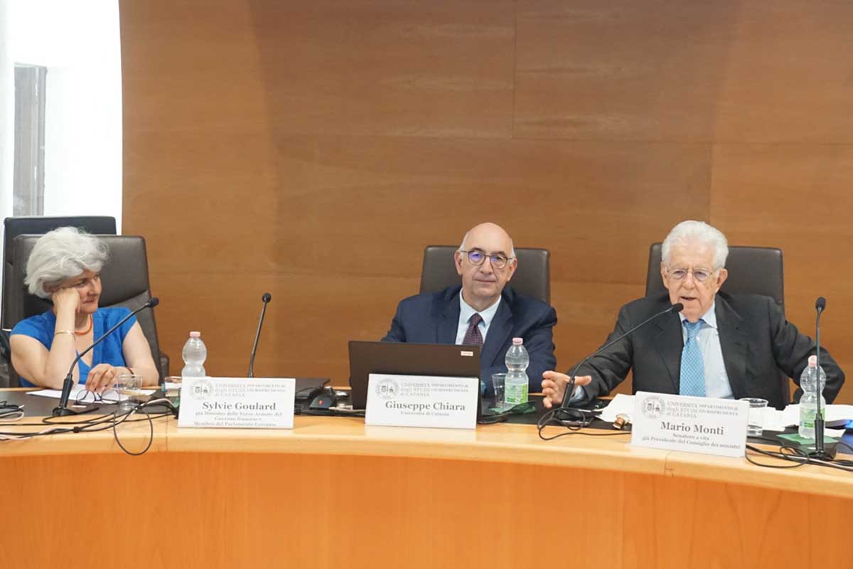 Un momento dell'intervento del senatore a vita Mario Monti