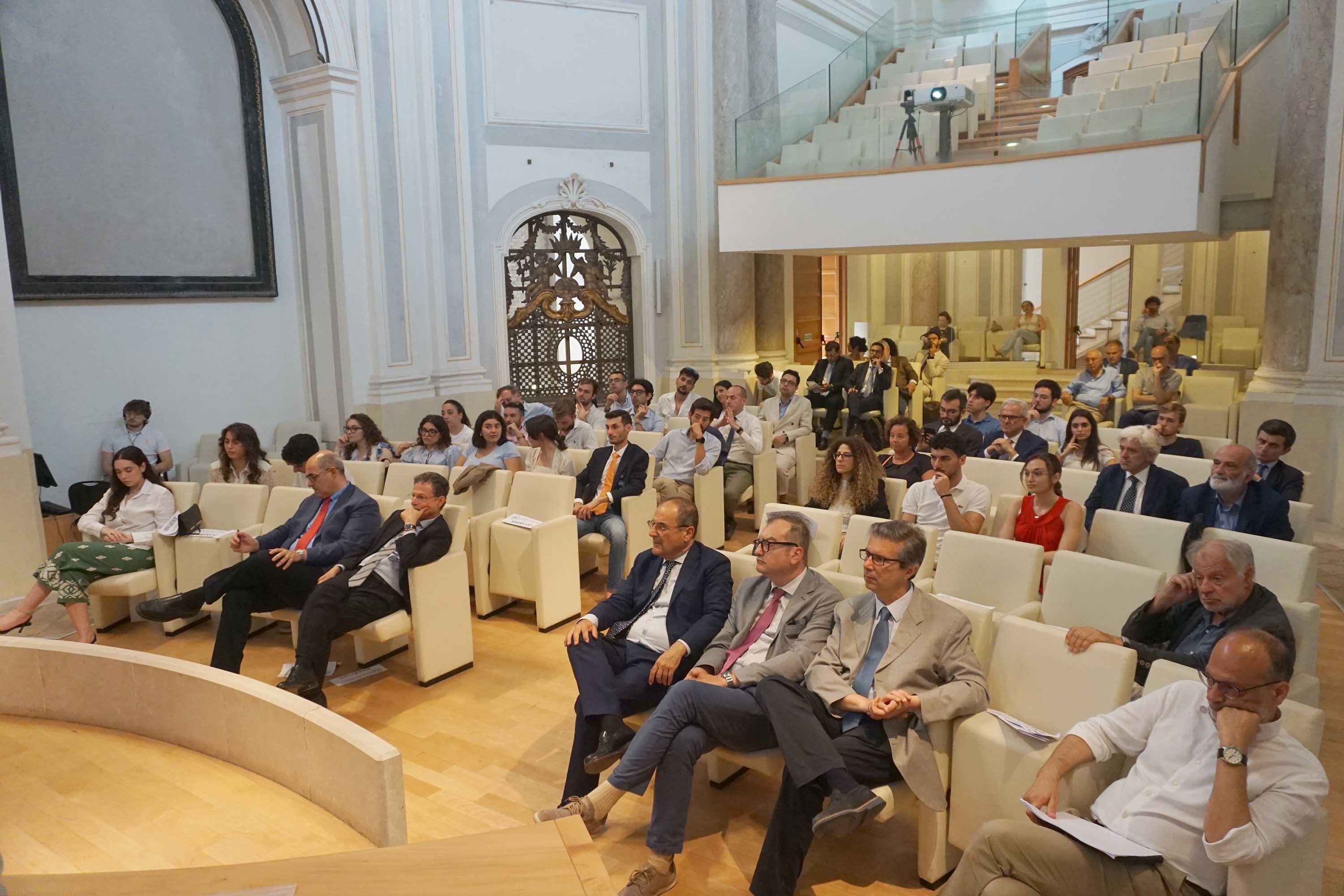 I presenti nell'auditorium dell'ex Chiesa della Purità