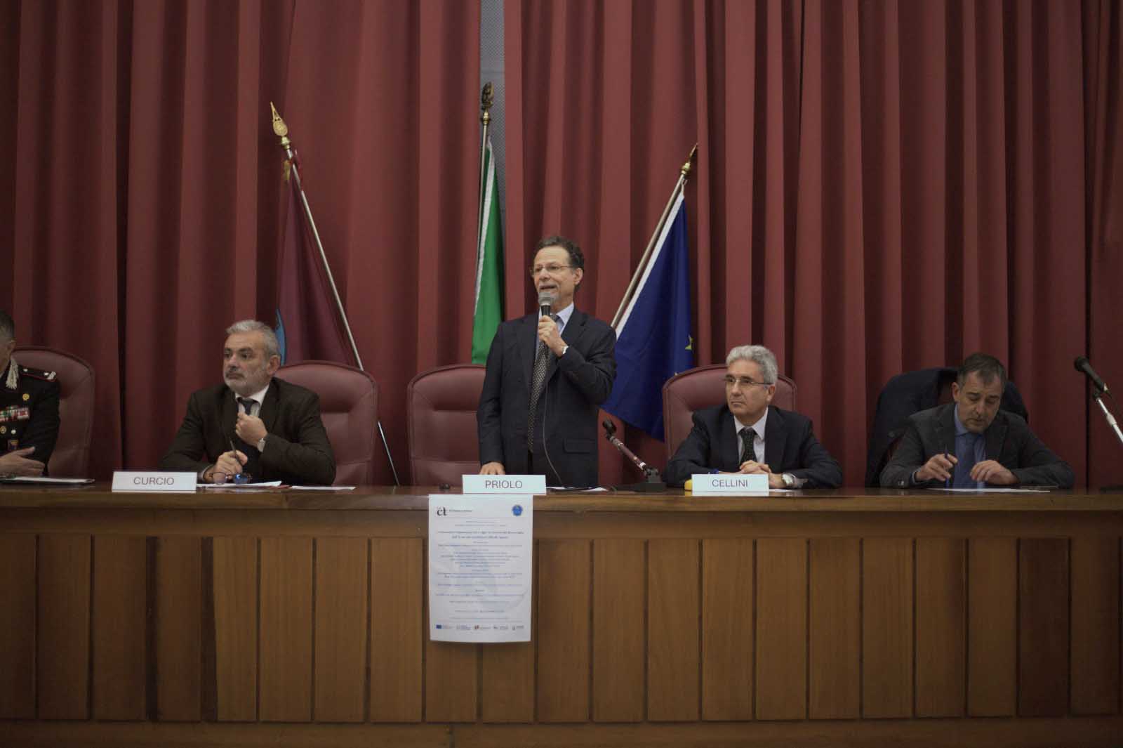 Un momento dell'intervento del rettore Francesco Priolo