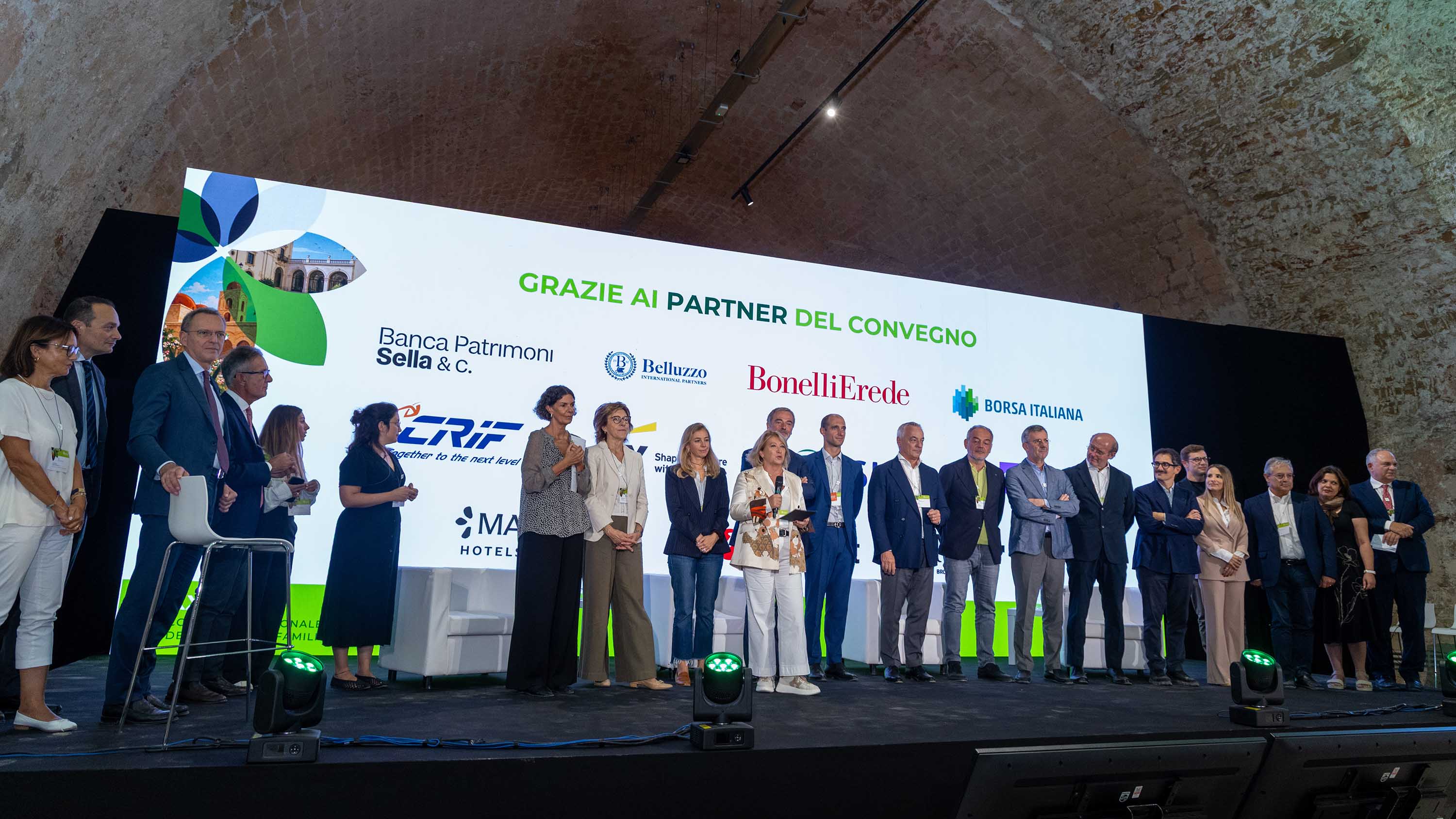Un momento della cerimonia finale del convegno