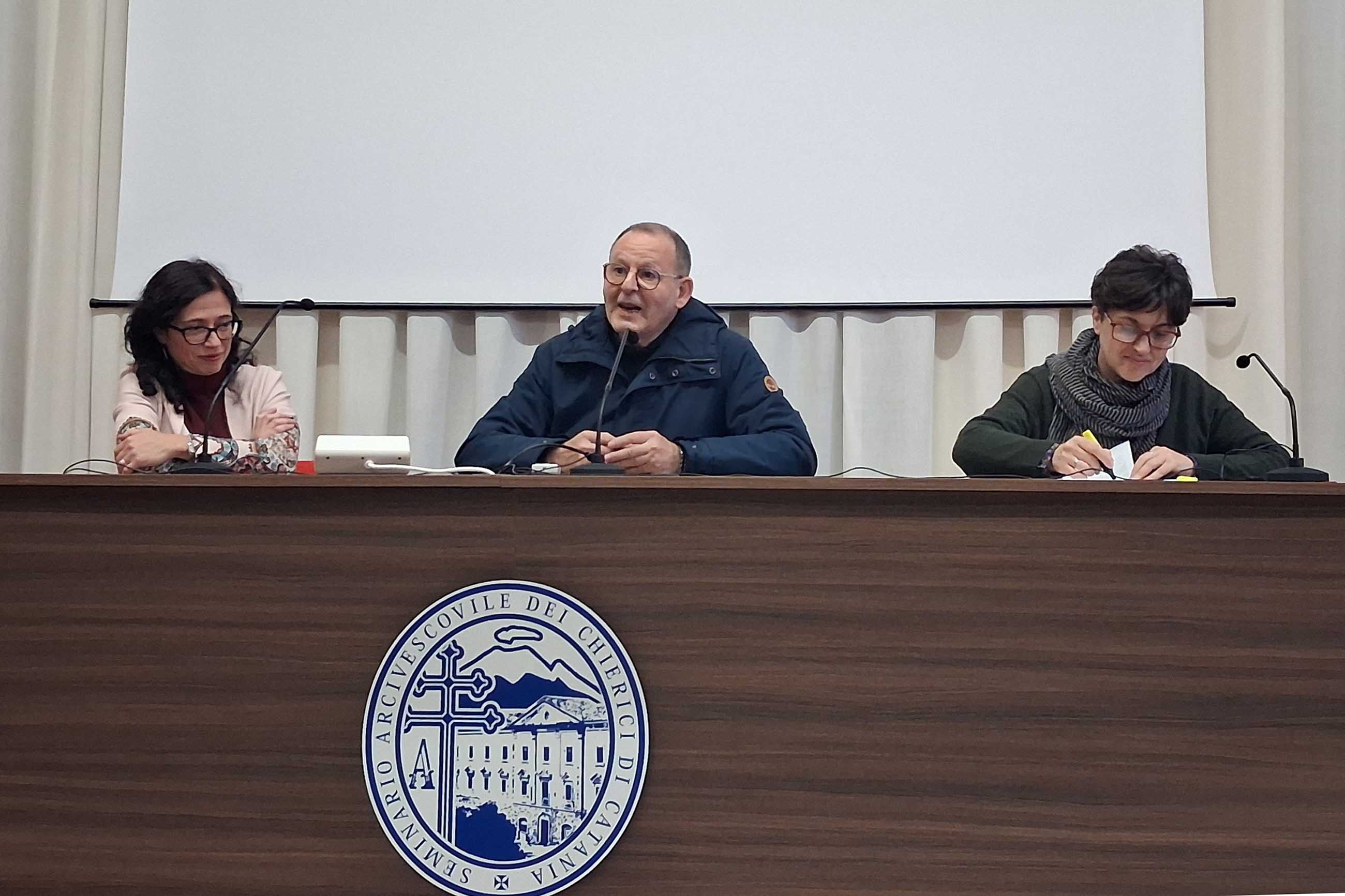 Un momento della presentazione introduttiva di don Nino La Manna