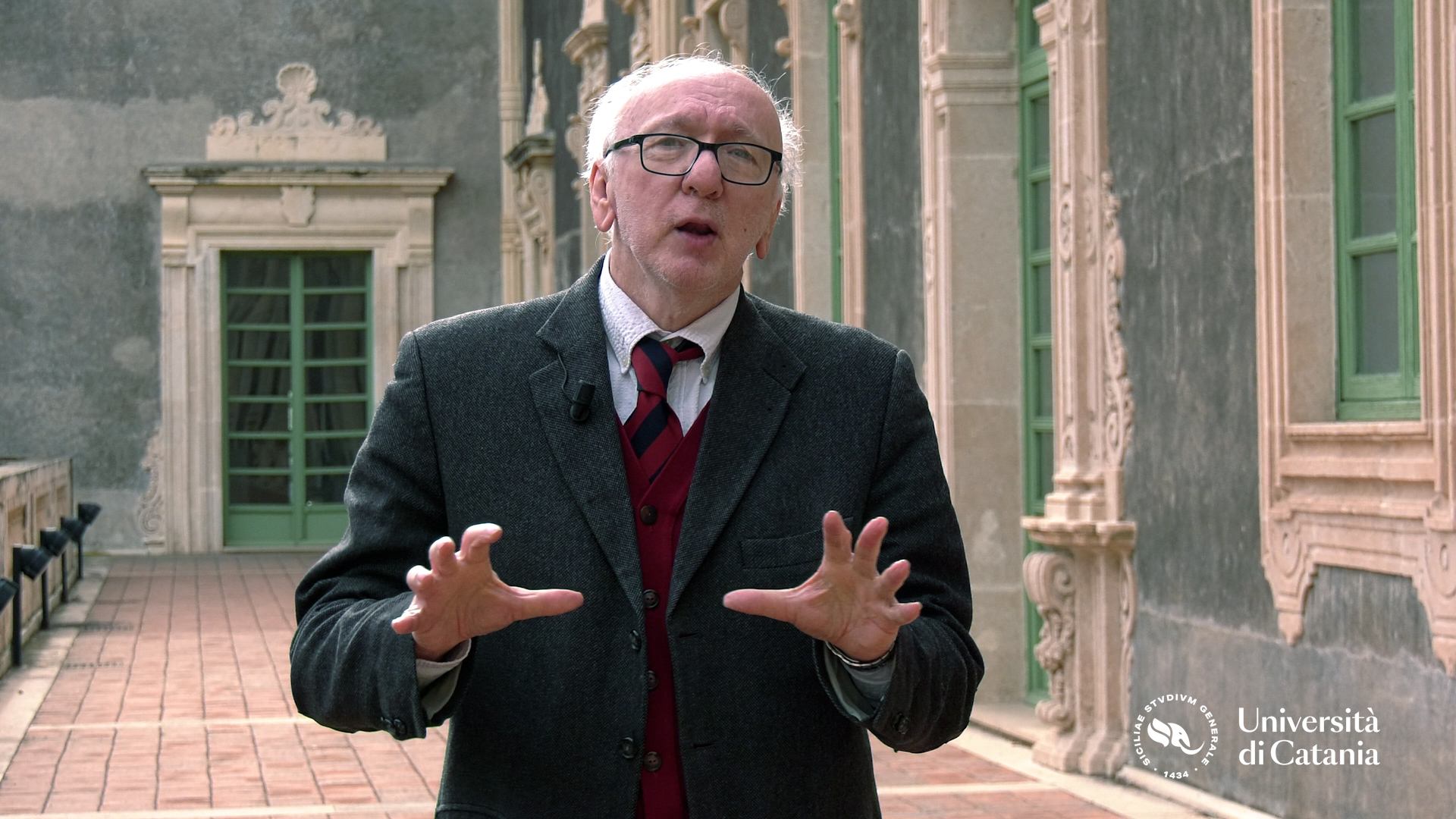 Un momento dell'intervista al prof. Guido Samarani