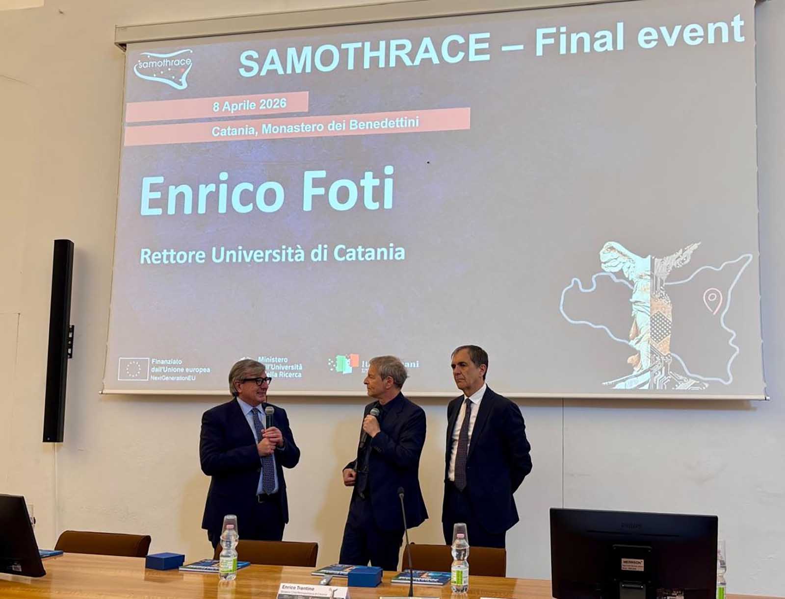 Un momento dell'intervento del rettore Enrico Foti