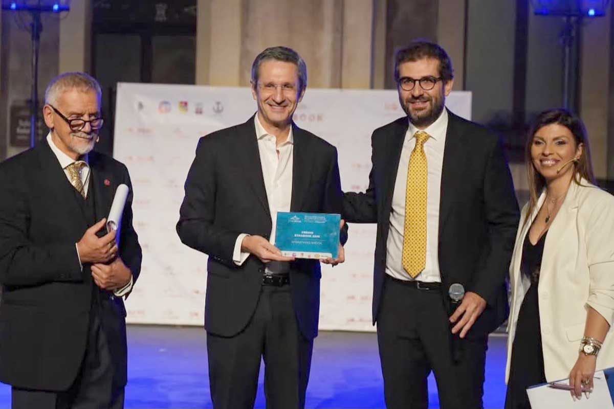 La consegna del Premio a Sebastiano Ardita