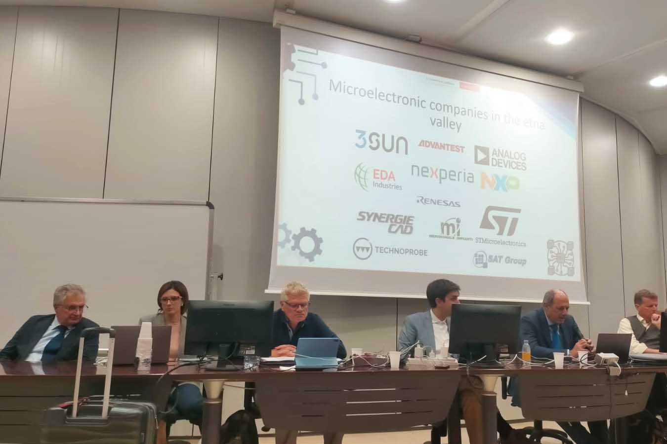 Un momento dell'intervento del direttore del Dieei, Giovanni Muscato