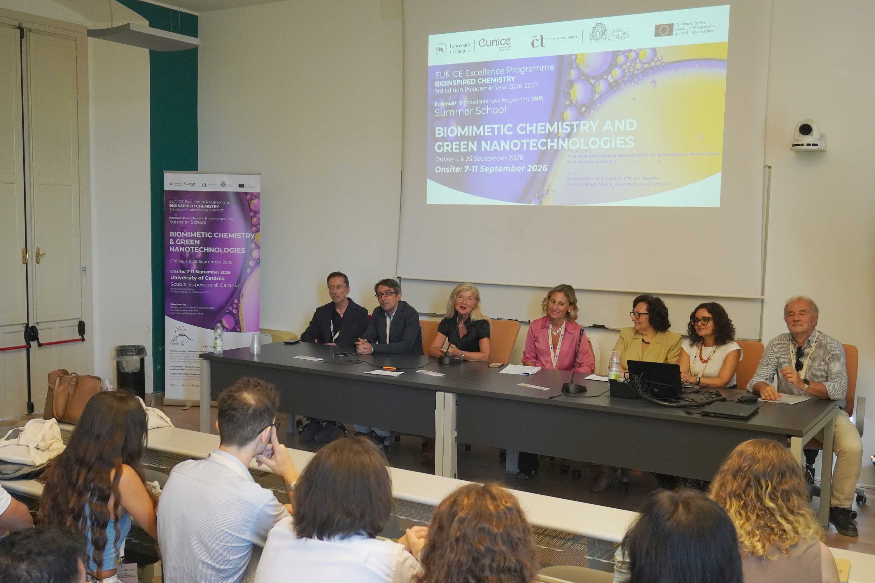 Un momento della presentazione della Summer school