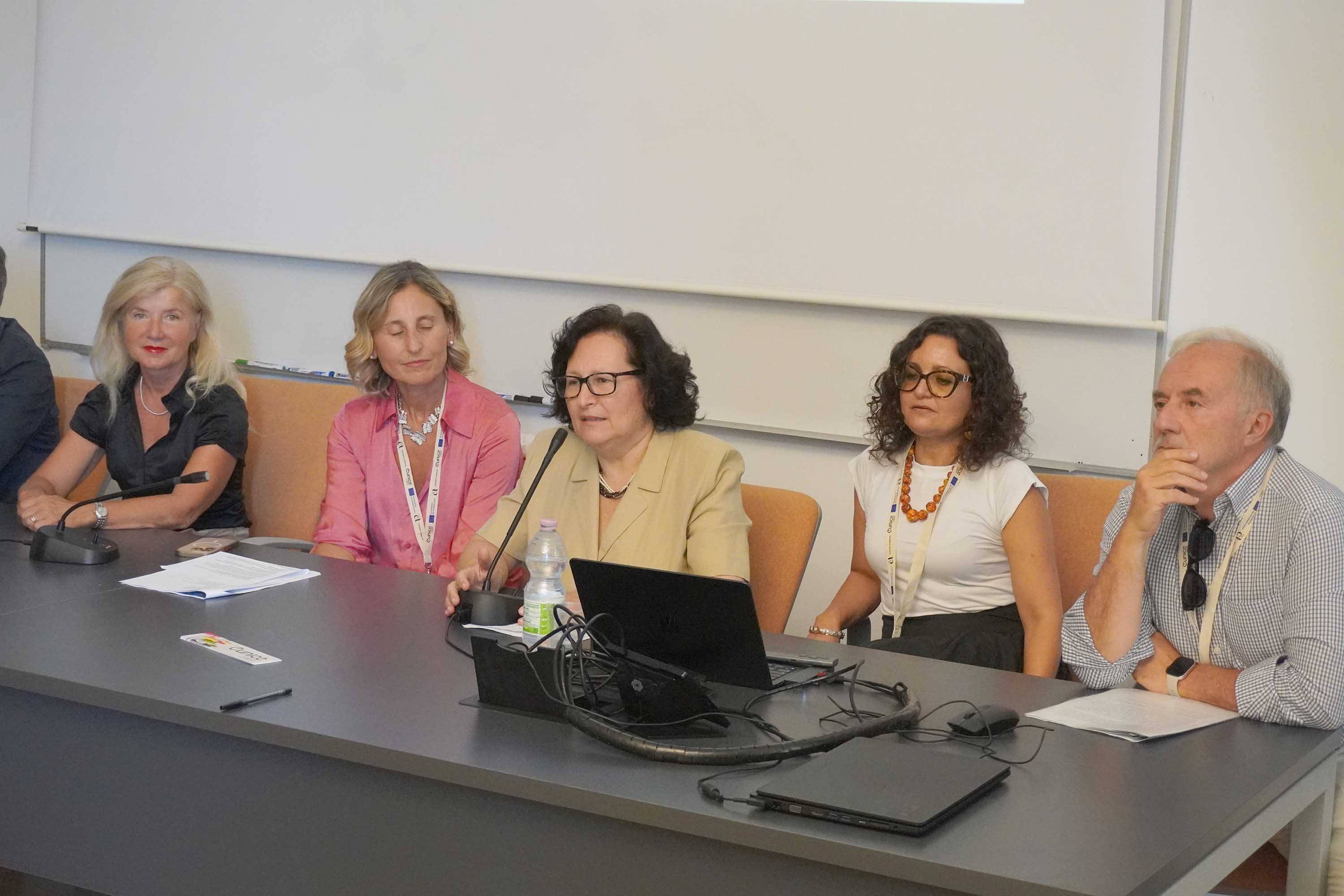 In foto un momento dell'intervento della prof.ssa Graziella Malandrino