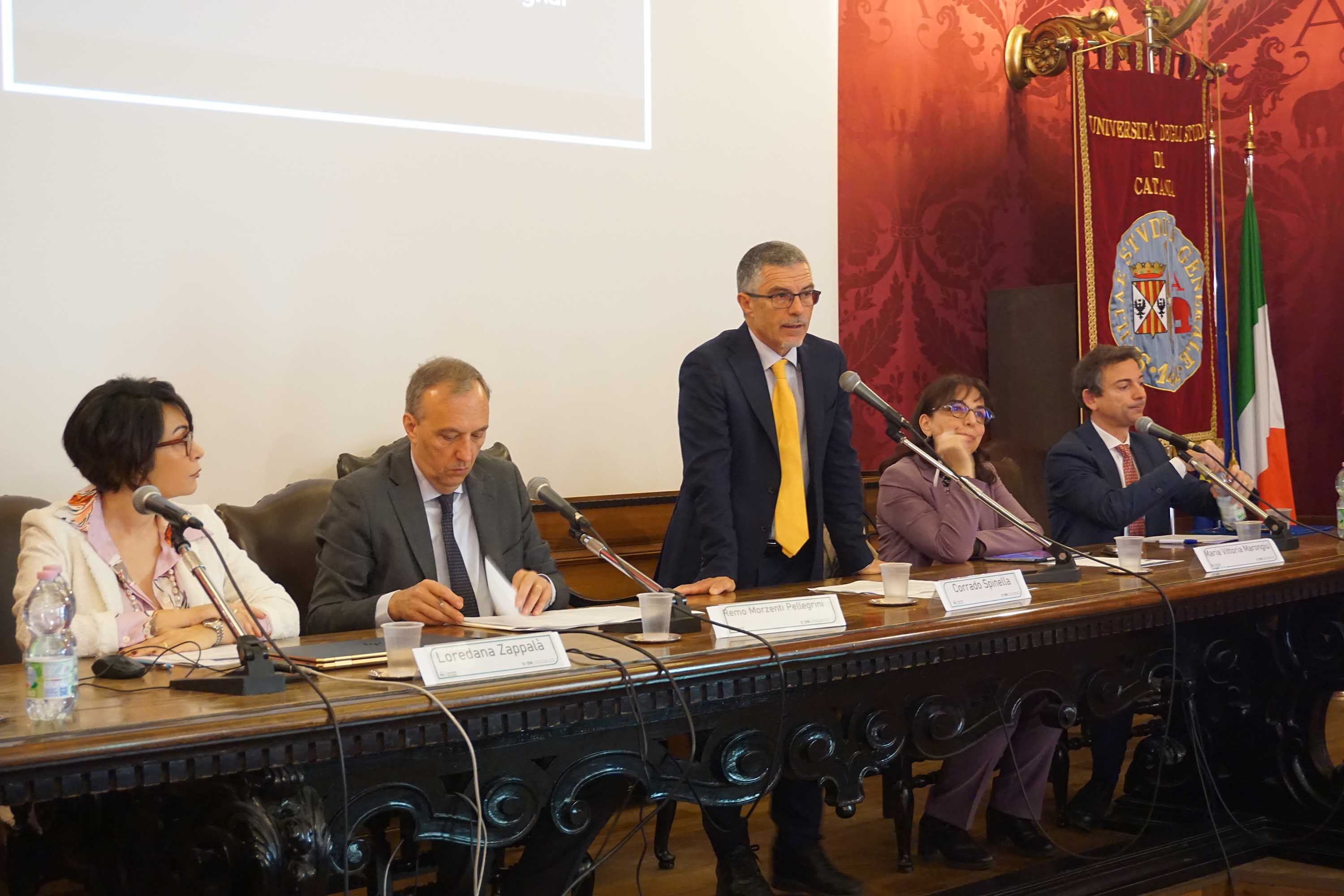 Un momento dell'intervento del dg dell'ateneo catanese Corrado Spinella