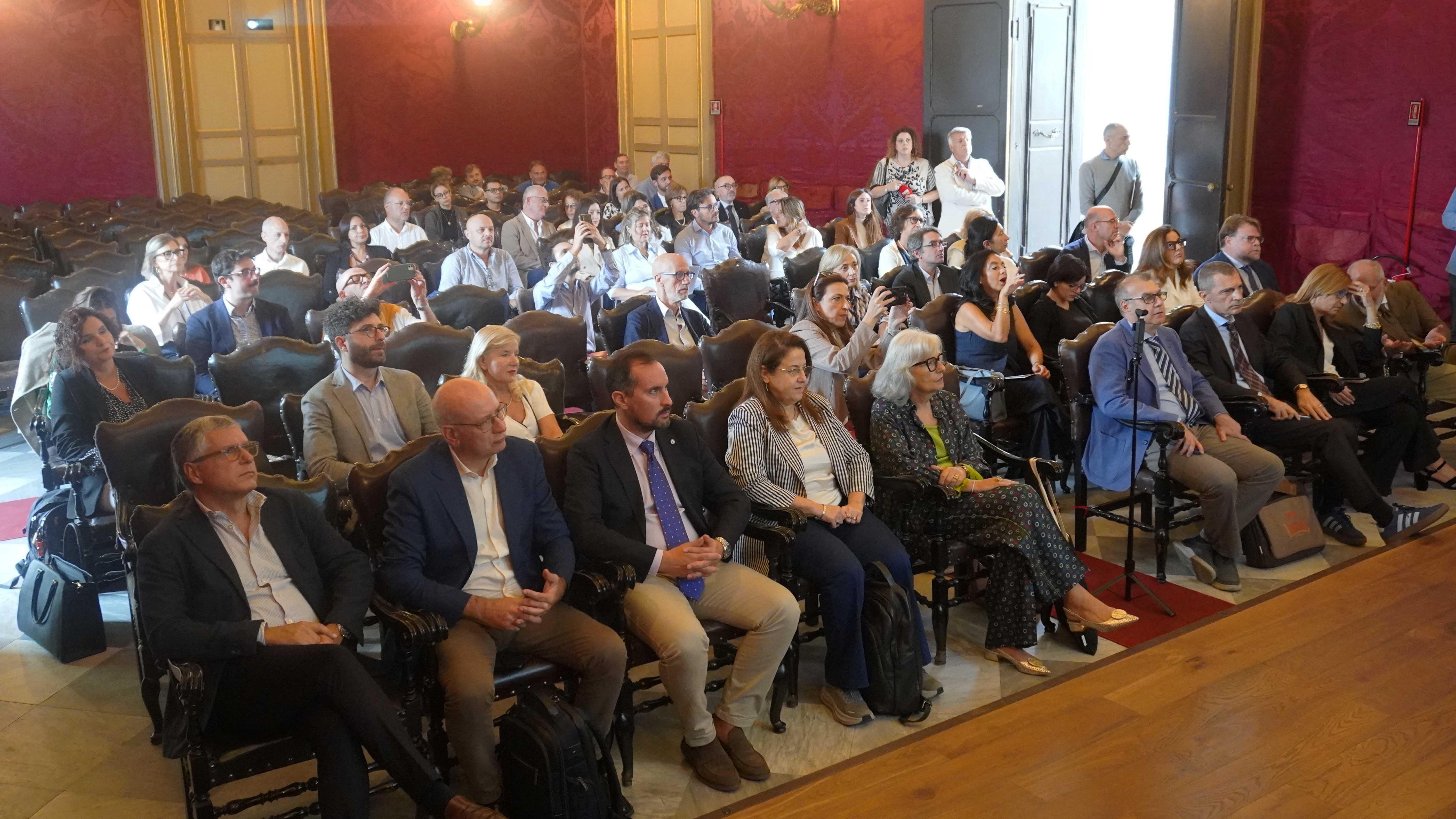 Delegati, dirigenti, docenti, personale tecnico-amministrativo e studenti presenti in aula magna