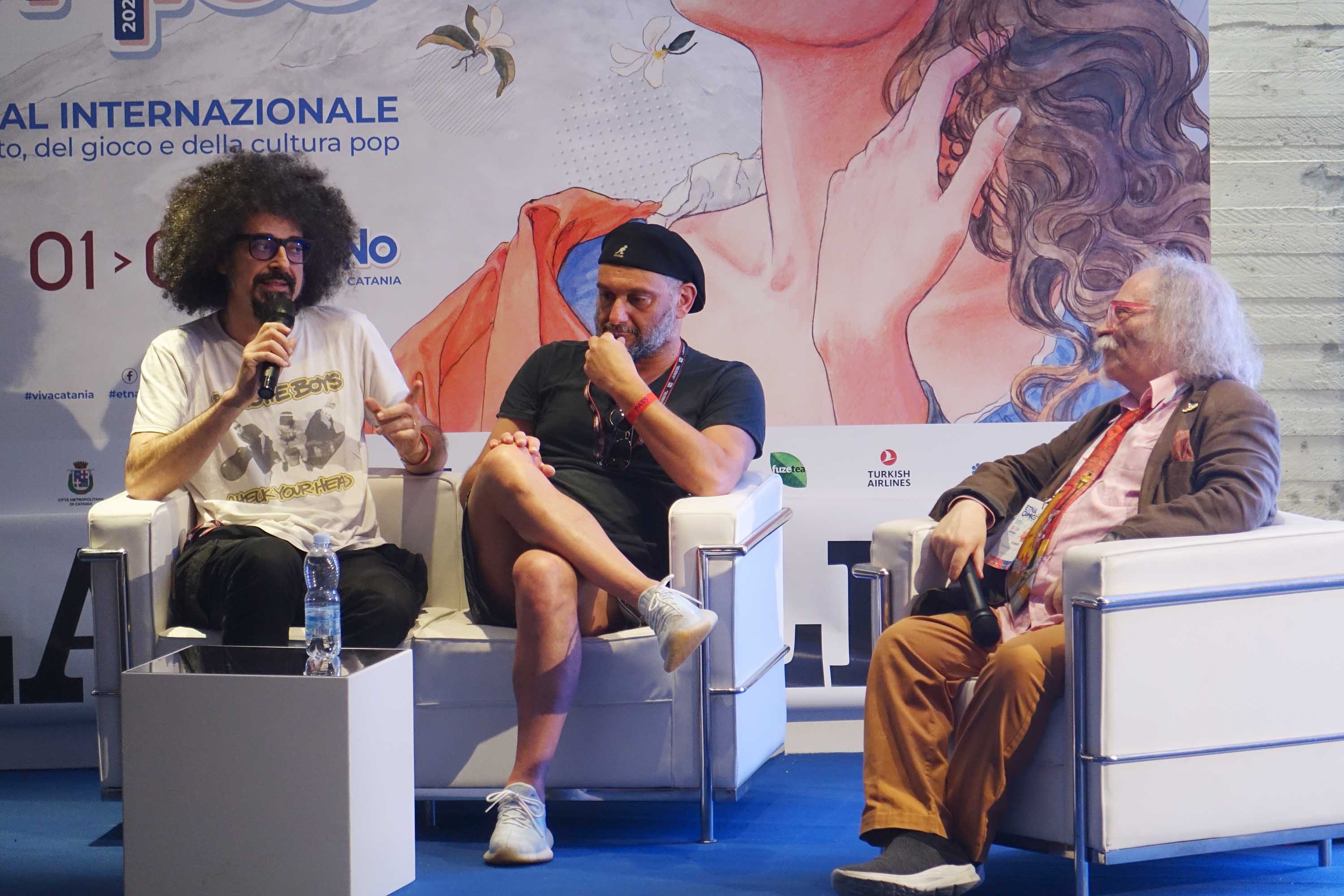 un momento dell'intervento di Caparezza
