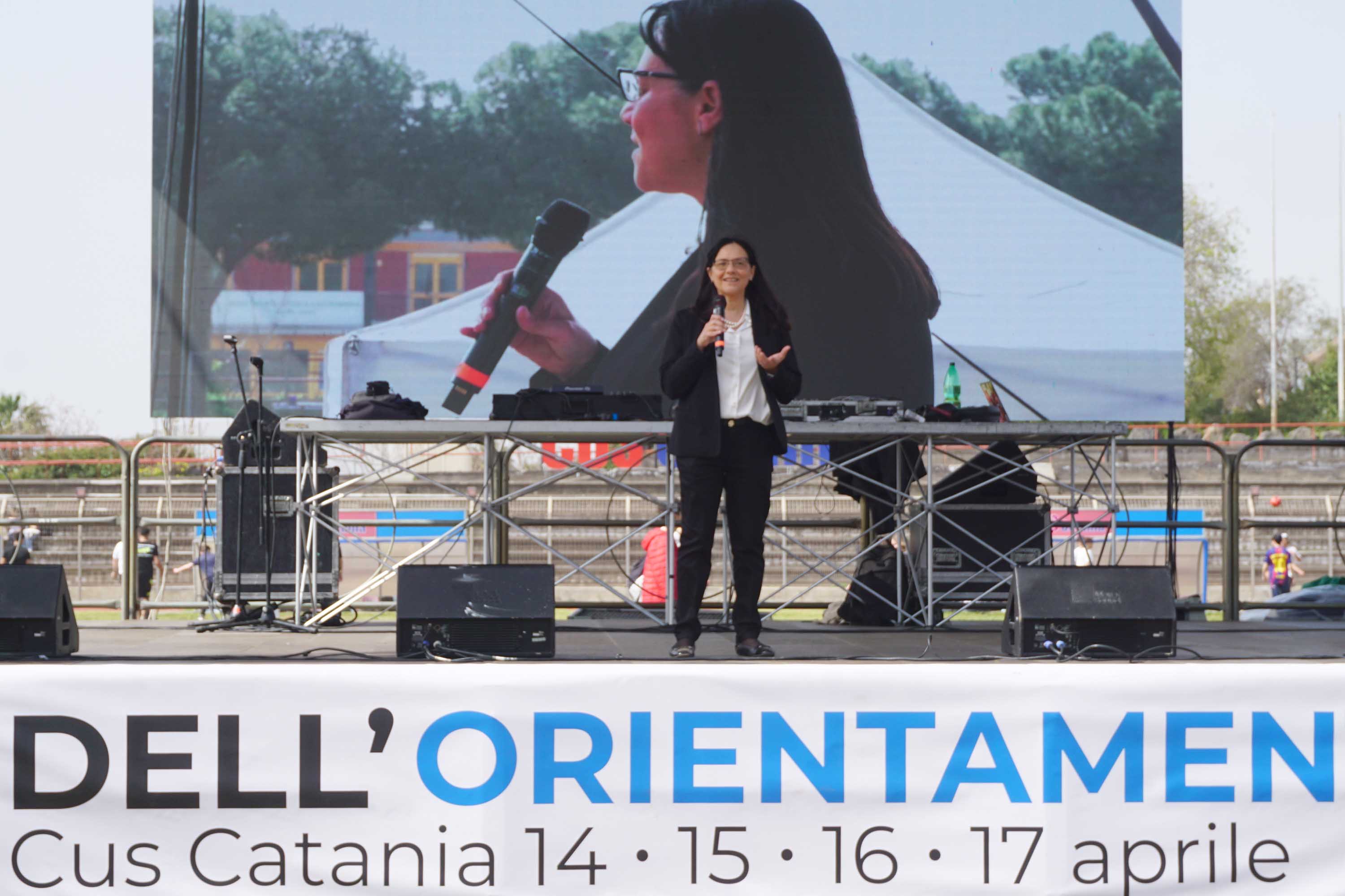 Un momento dell'intervento di Violetta Brundo in occasione della cerimonia di inaugurazione del Salone dell'Orientamento