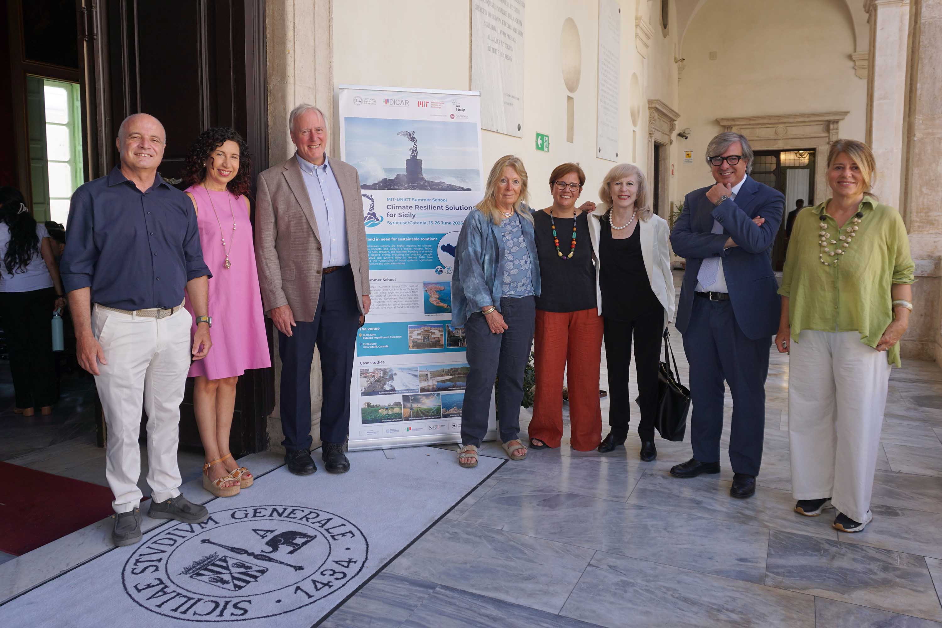 I docenti della Summer School insieme con il rettore Enrico Foti