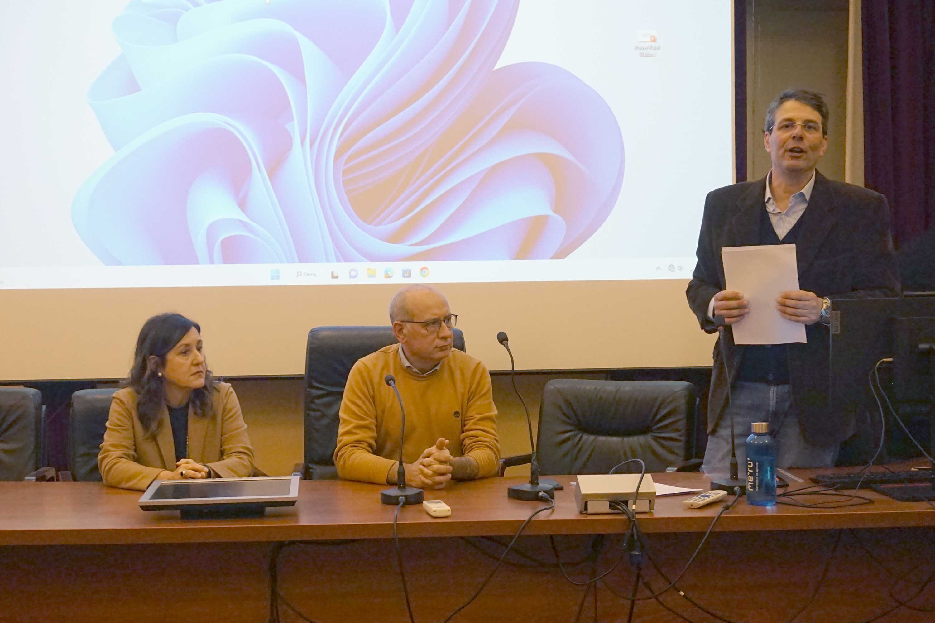 Un momento dell'intervento del prof. Gianpietro Giusso del Galdo