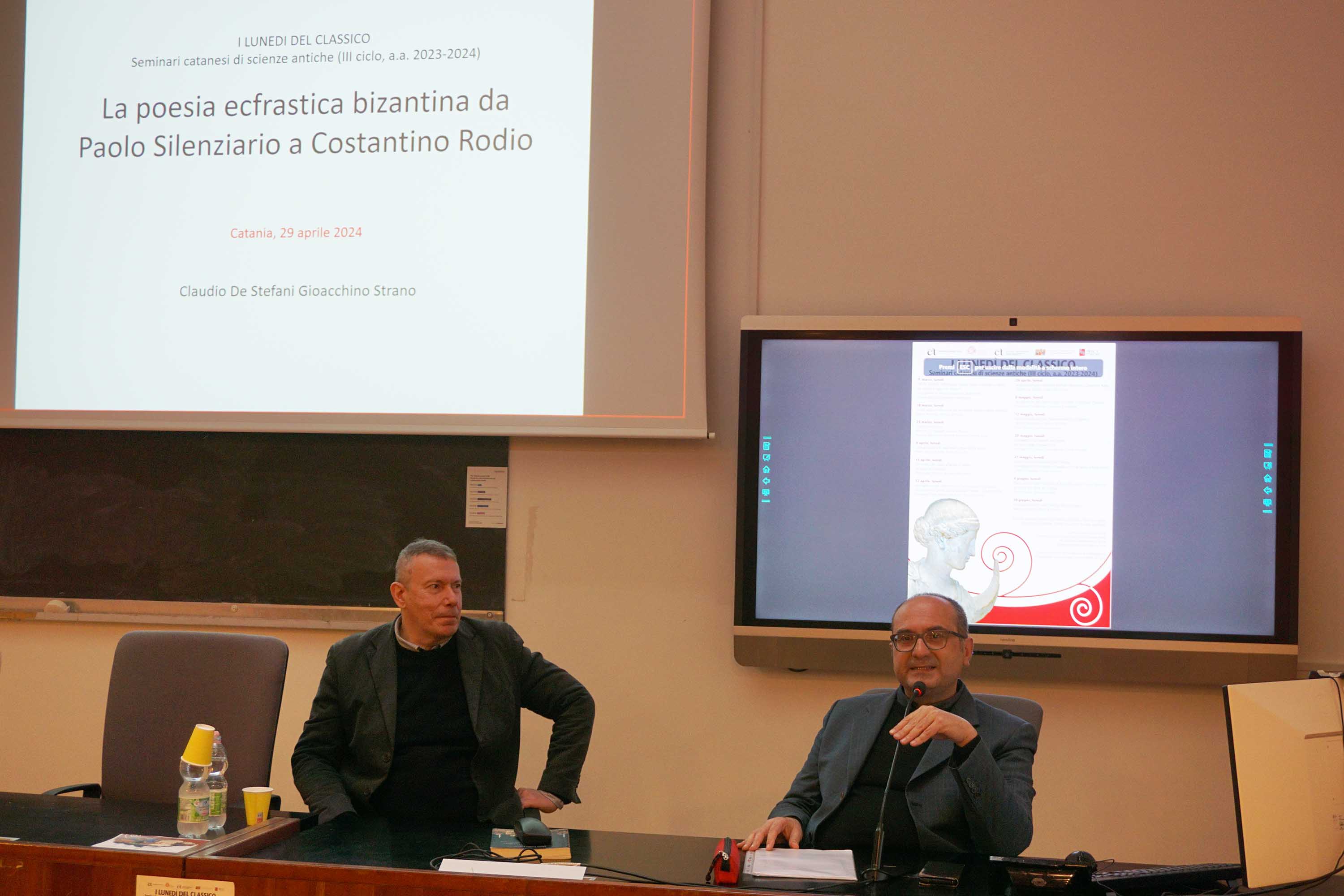 Un momento dell'intervento del prof. Gioacchino Strano