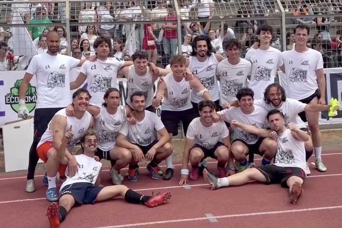 Il team di calcio a 8 del Disum