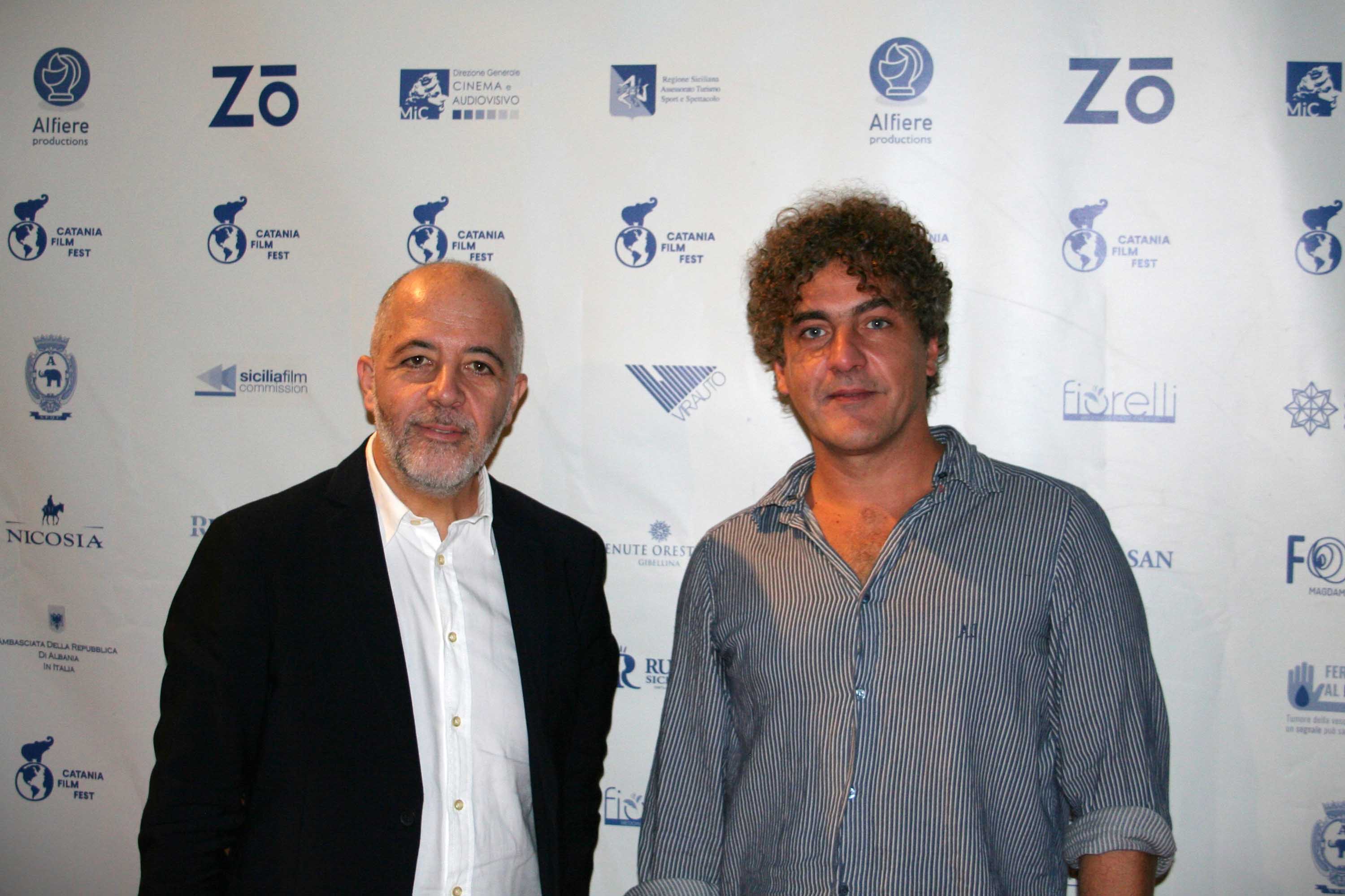 Il regista catanese Edoardo Morabito (a destra nella foto) con il direttore del Catania Film Festival Cateno Piazza