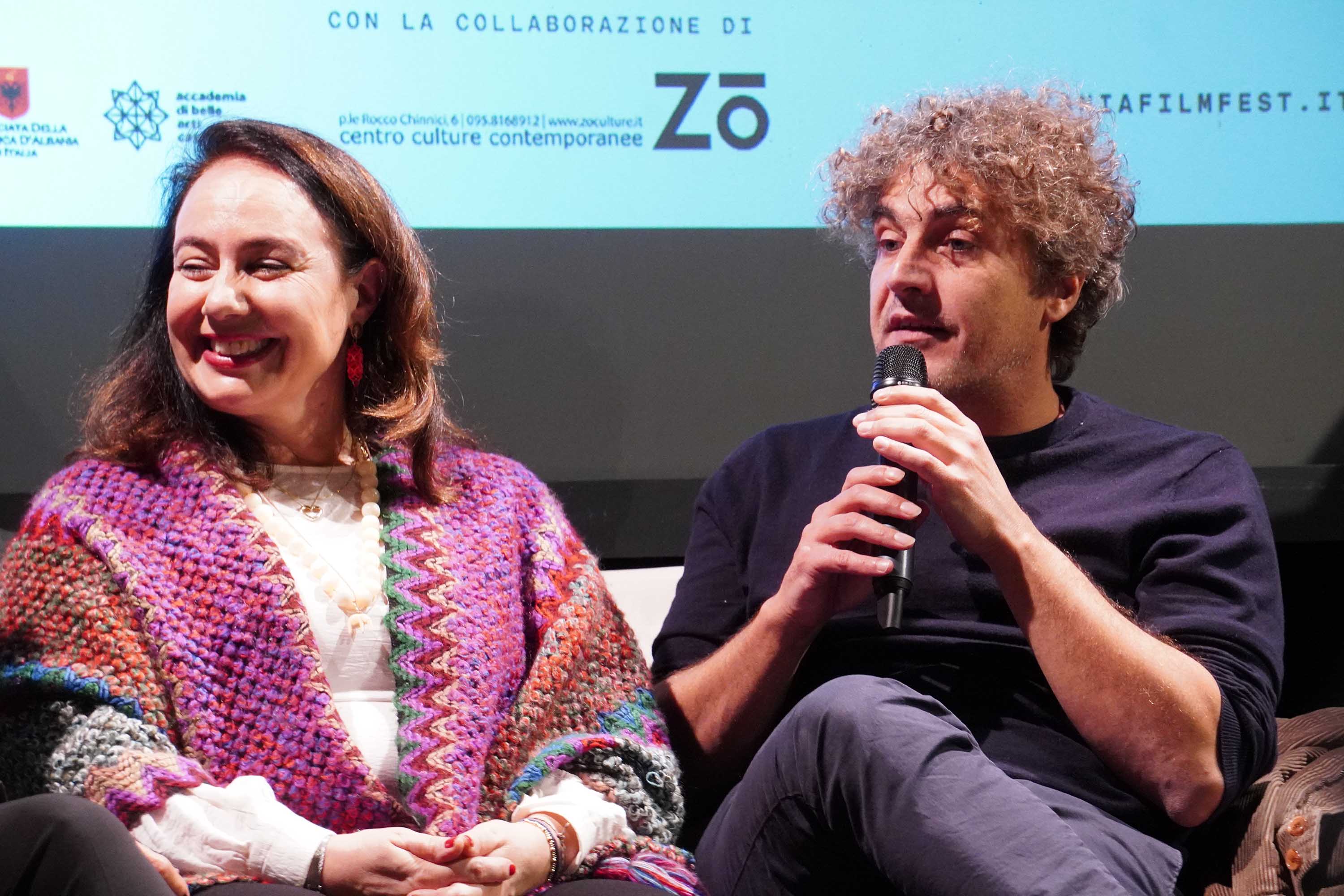 La regista austriaca Bernadette Wegenstein e il regista e montatore catanese Edoardo Morabito durante l’incontro