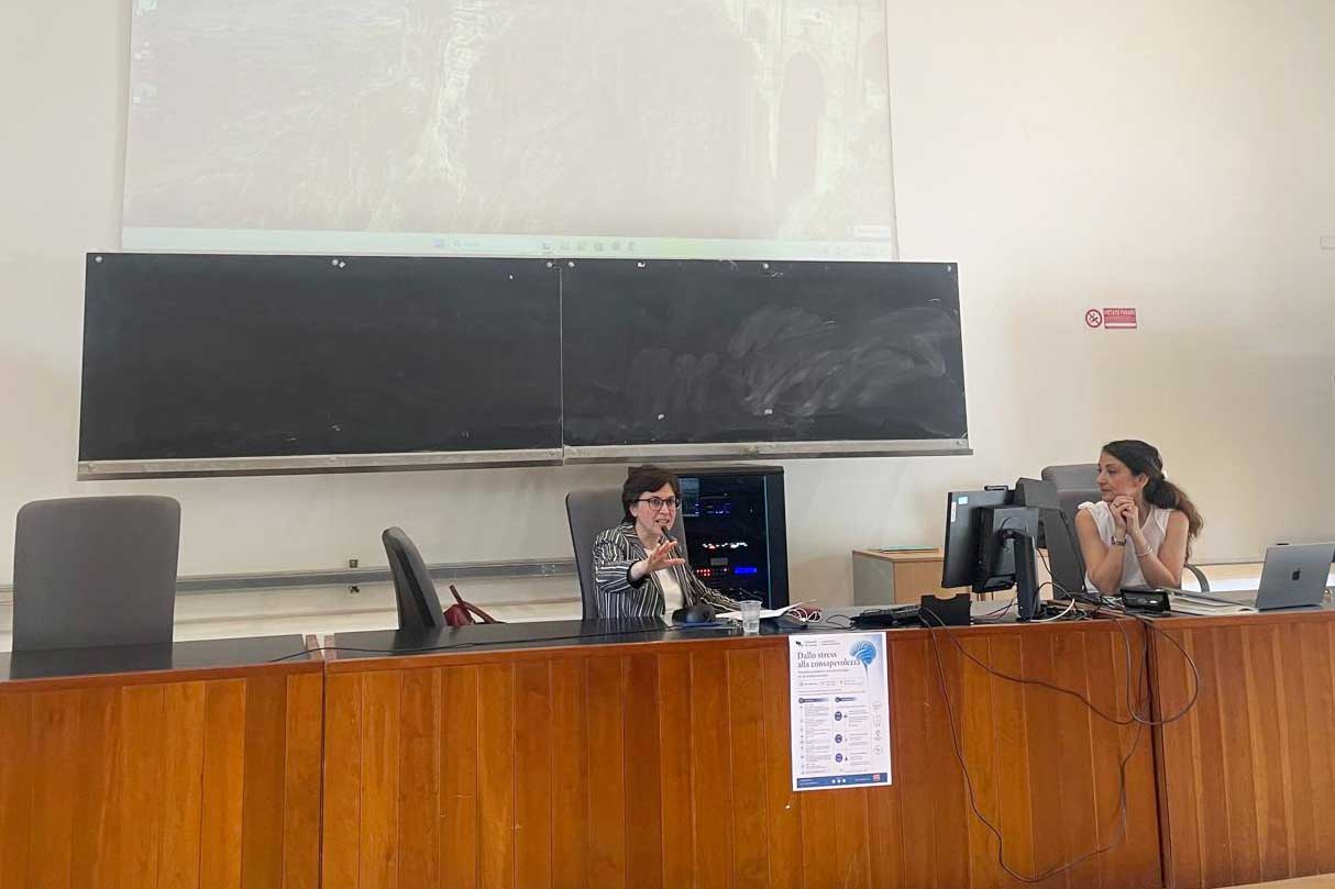 Un momento dell'intervento della prof.ssa Arianna Rotondo