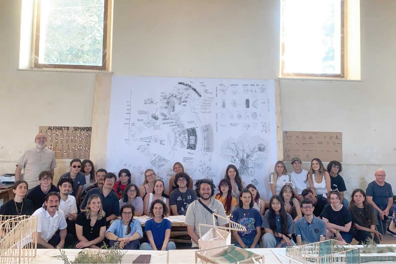Il gruppo di studenti che hanno partecipato ai lavori