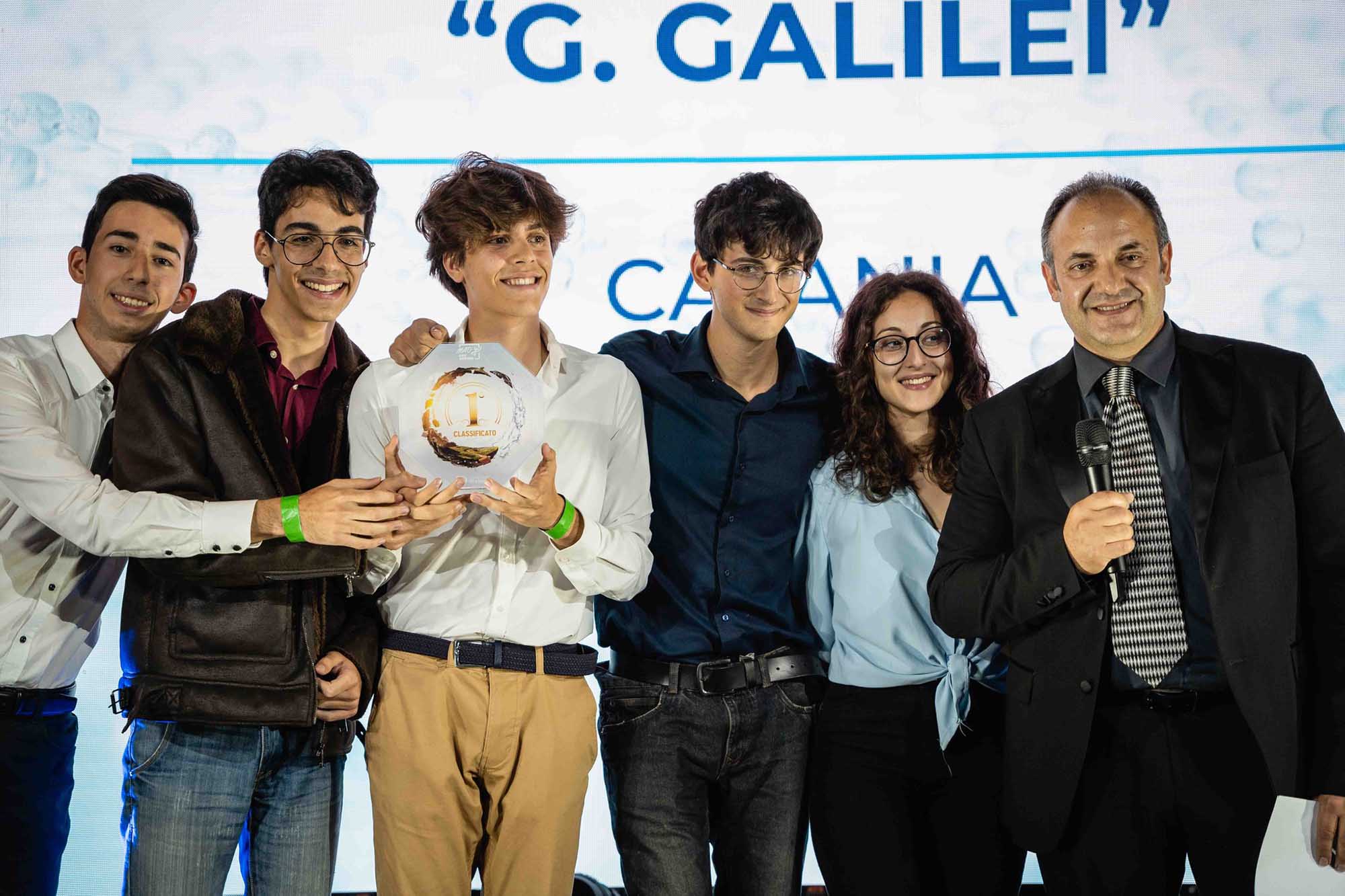 Il team vincitore del premio Mad for Science