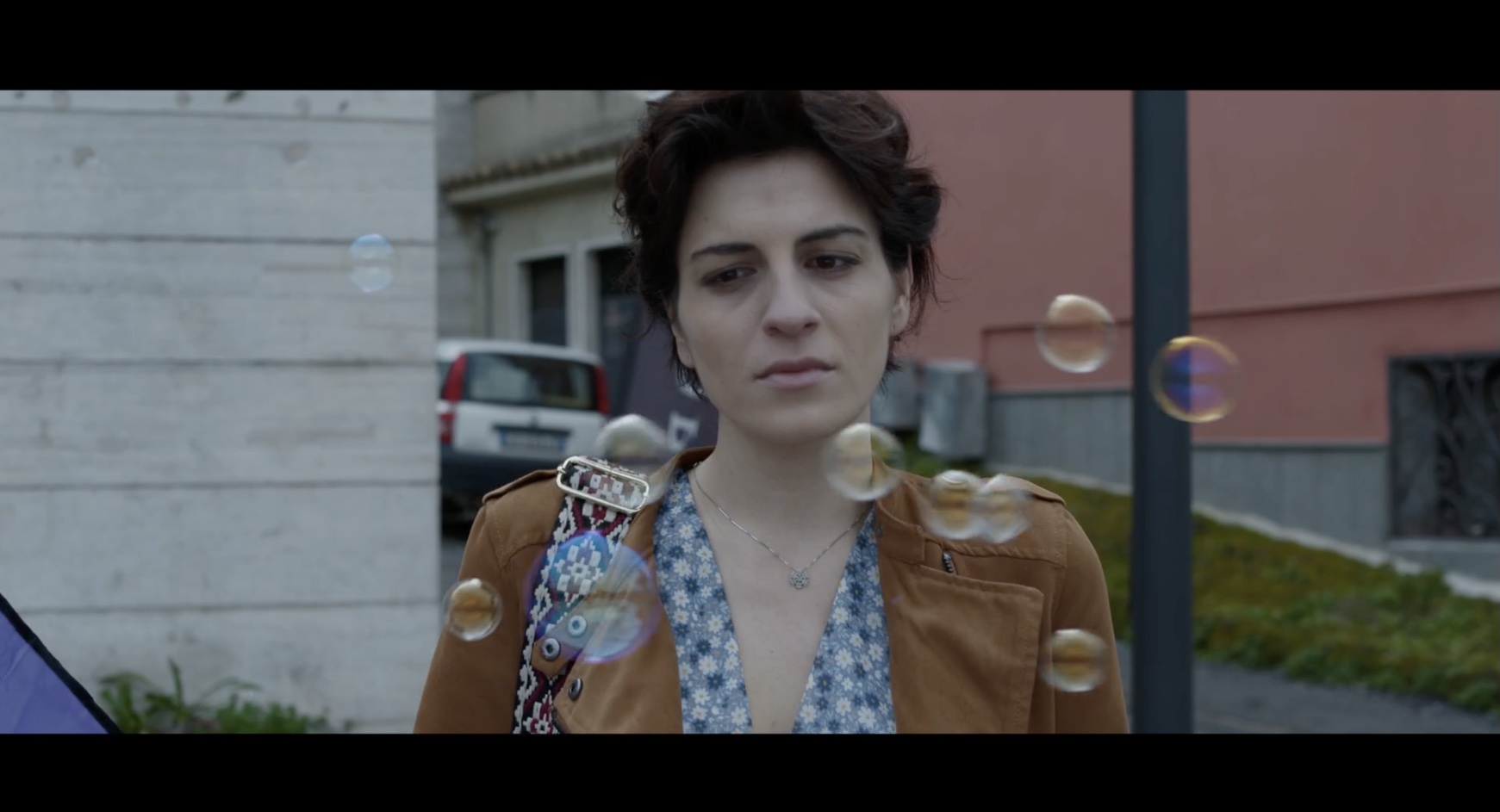 Un frame del cortometraggio Bubbles