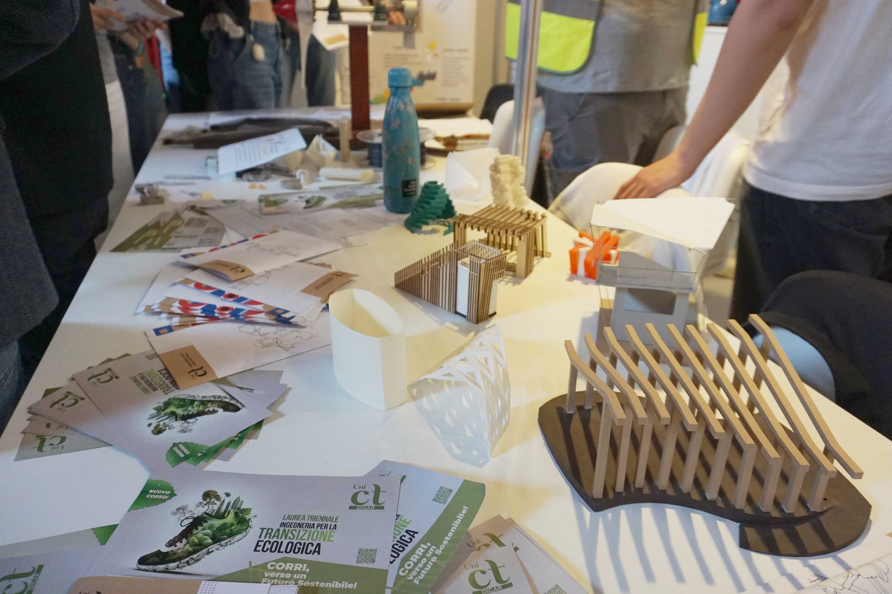 Alcuni modelli in esposizione nello stand della Sds Siracusa