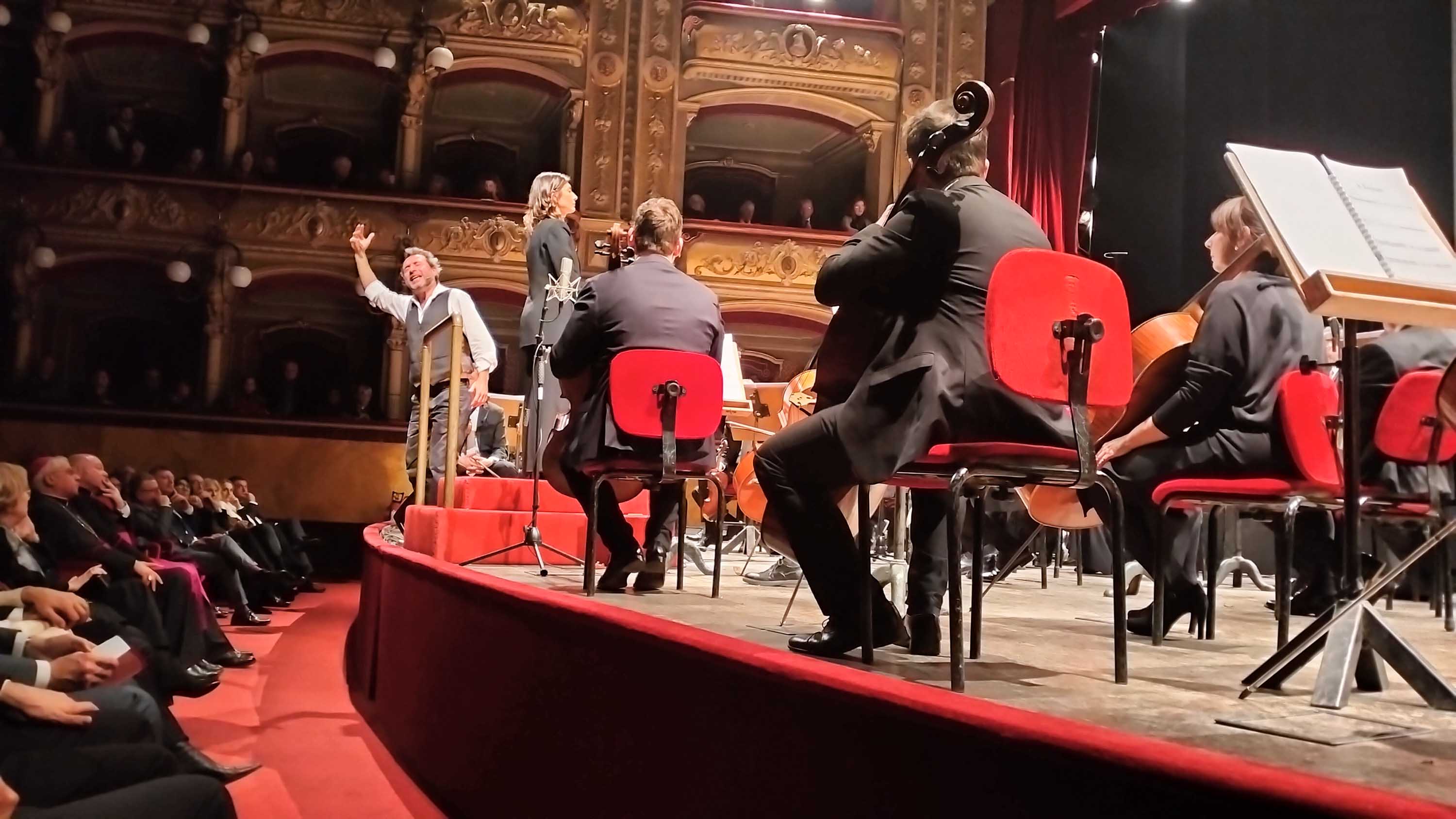 Un momento del concerto al Teatro Massimo Bellini