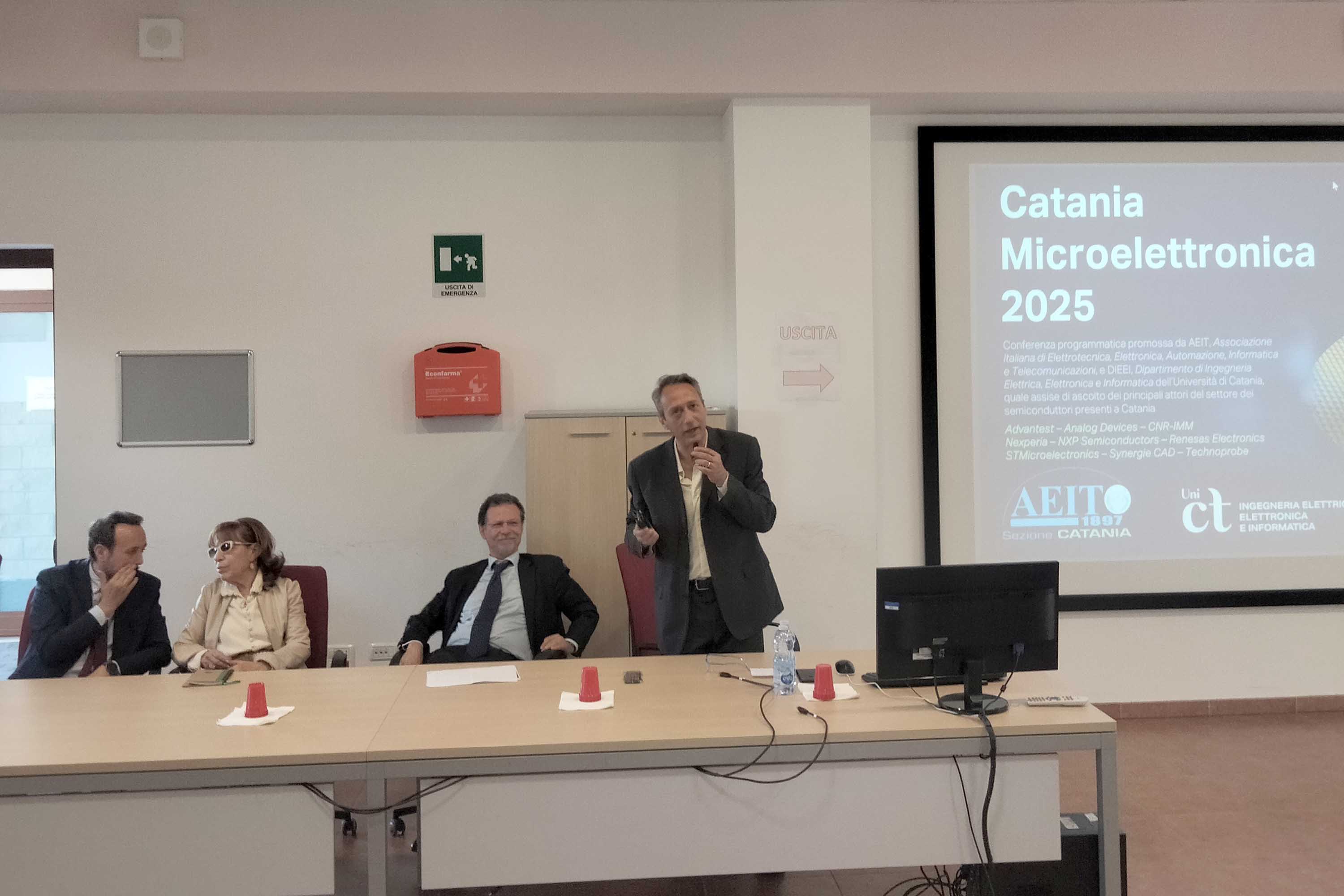 Un momento dell'intervento del prof. Salvatore Pennisi