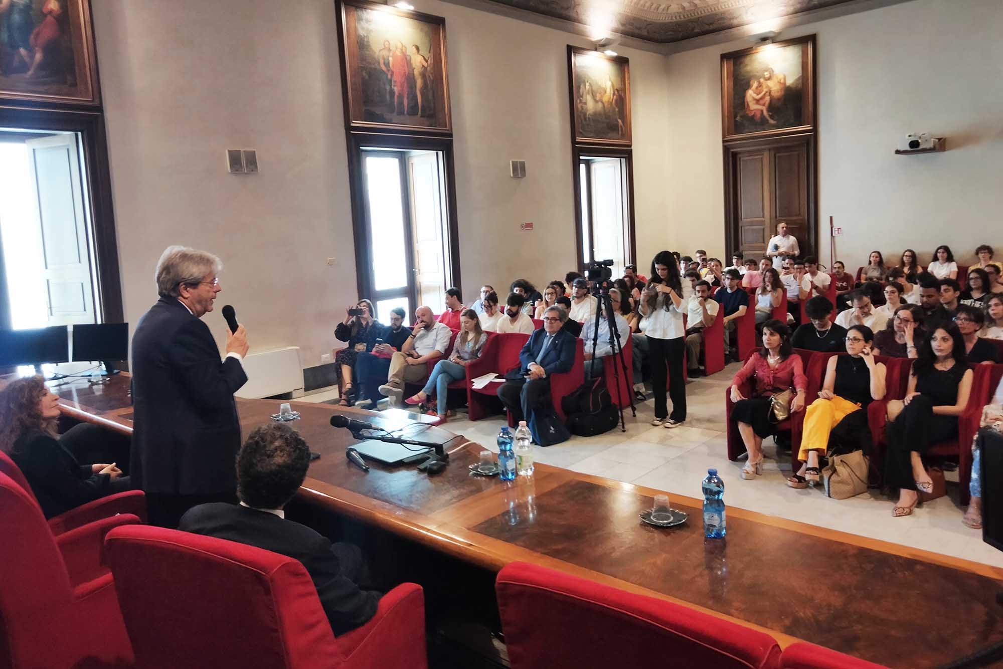 Un momento dell'intervento di Paolo Gentiloni