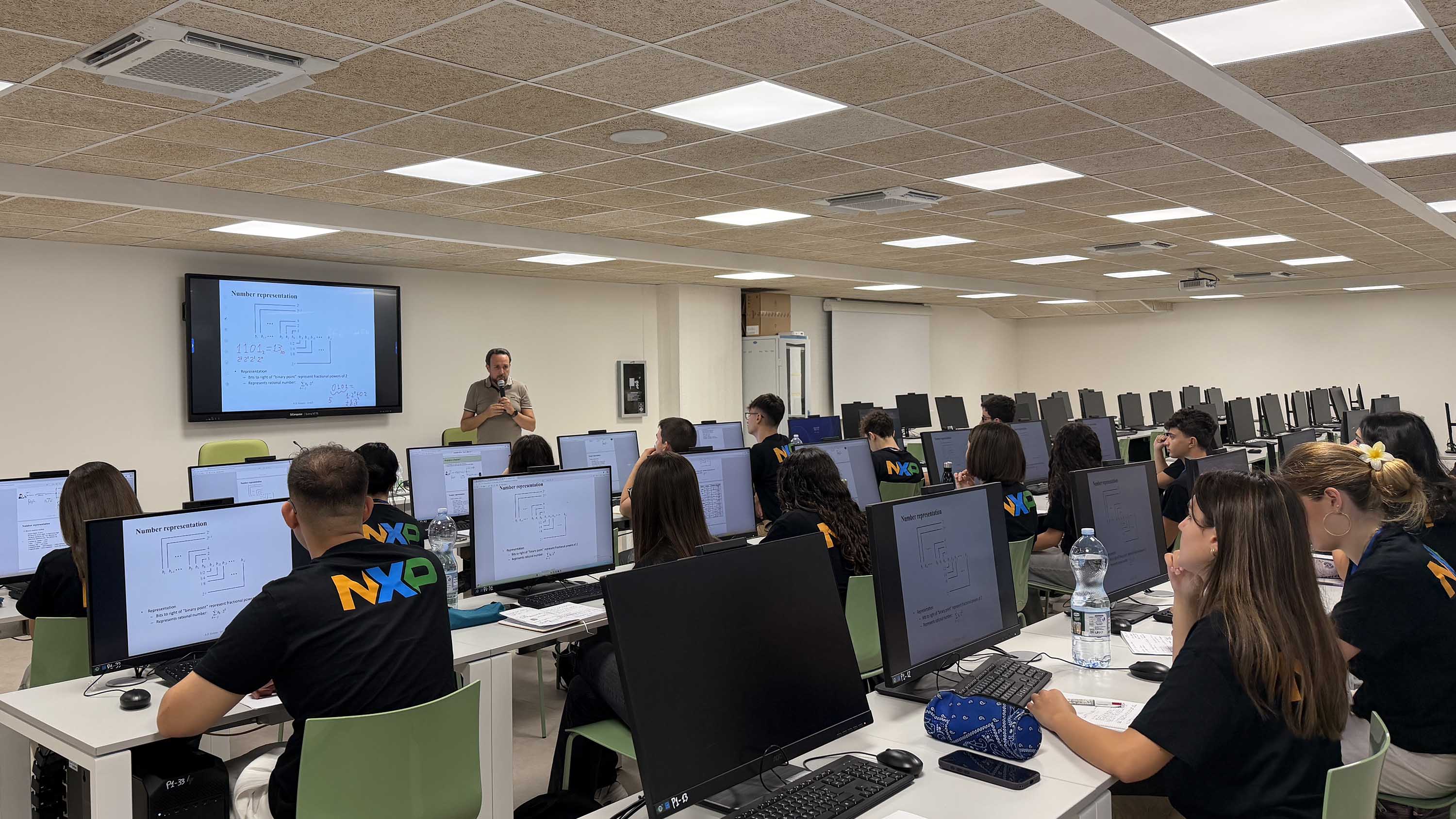 Un momento dell'attività formativa tenuta dal prof. Alfio Dario Grasso