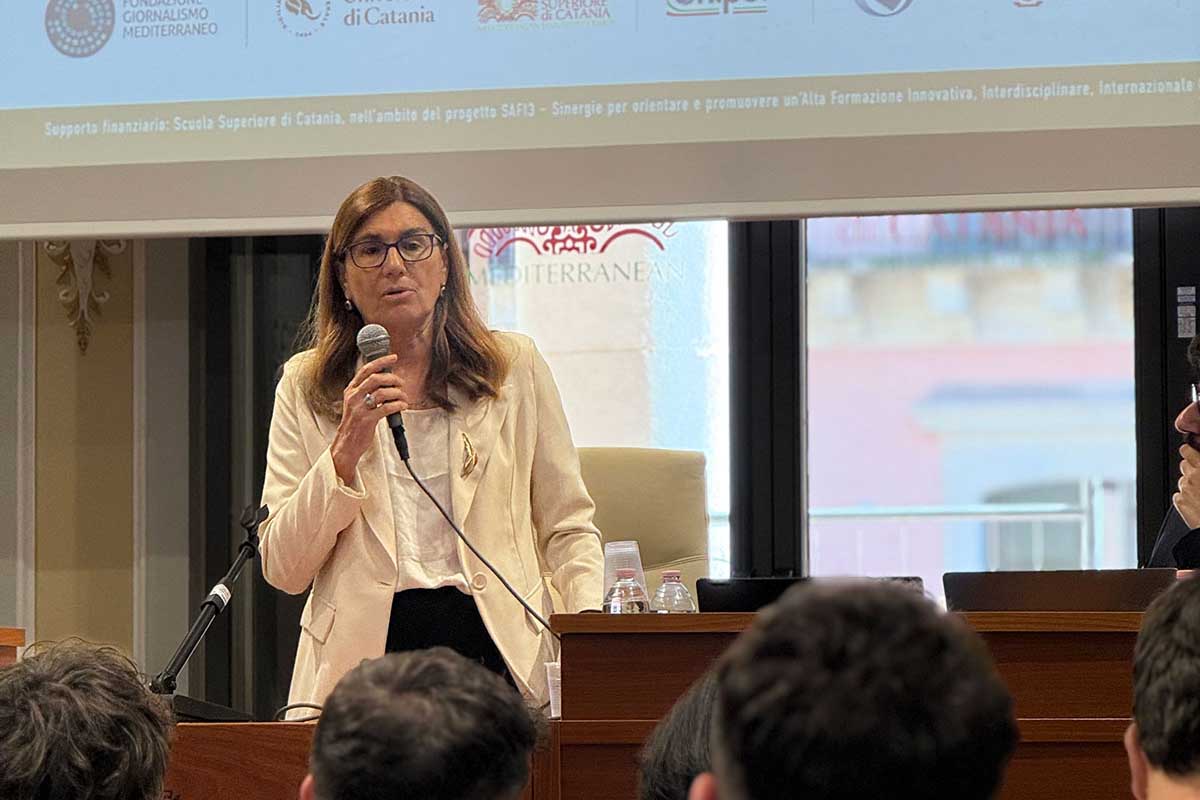 Un momento dell'intervento della prof.ssa Ida Nicotra, presidente della Scuola Superiore di Catania
