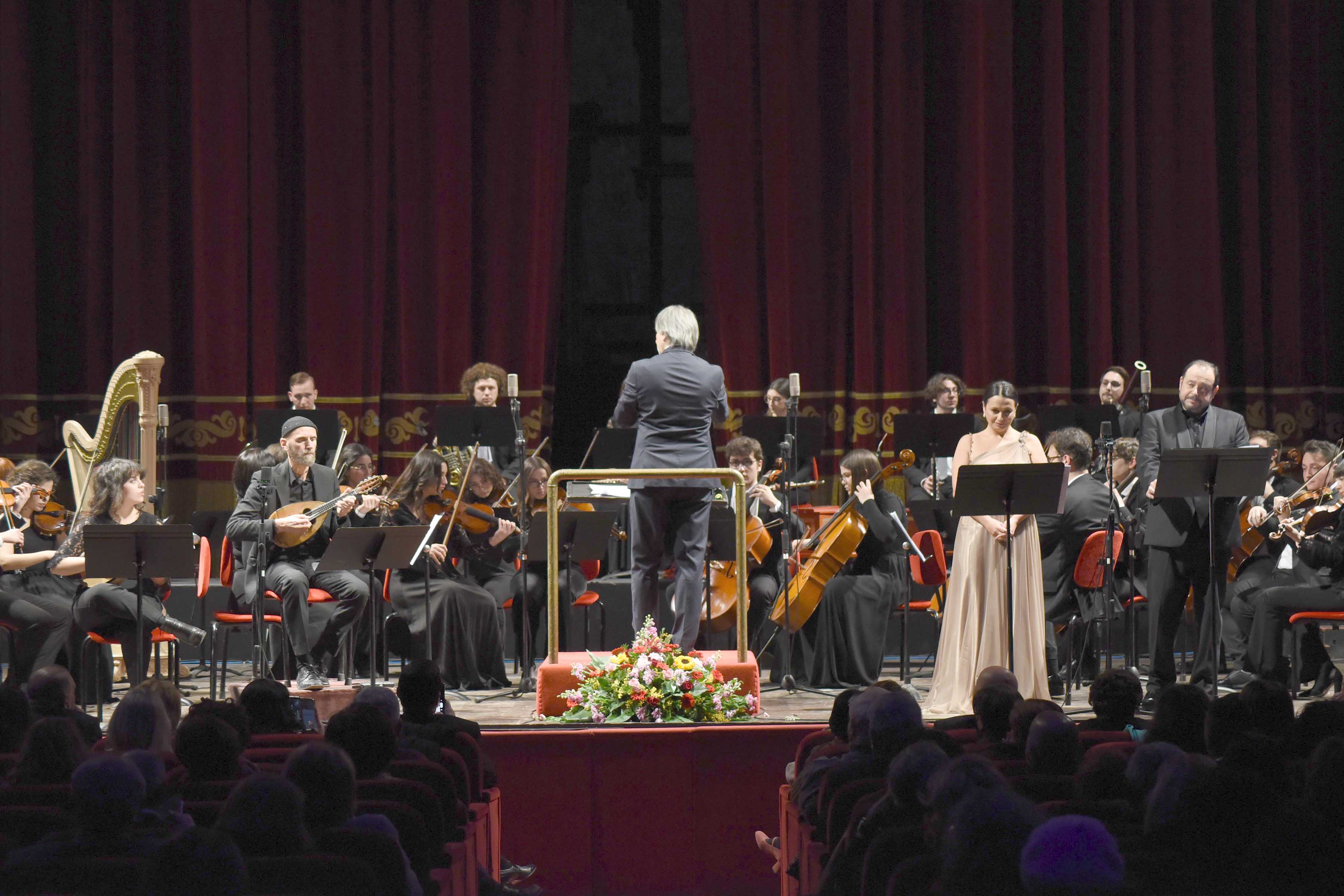 Un momento del concerto diretto dal maestro Giuseppe Romeo con la partecipazione del maestro Carlo Aonzo