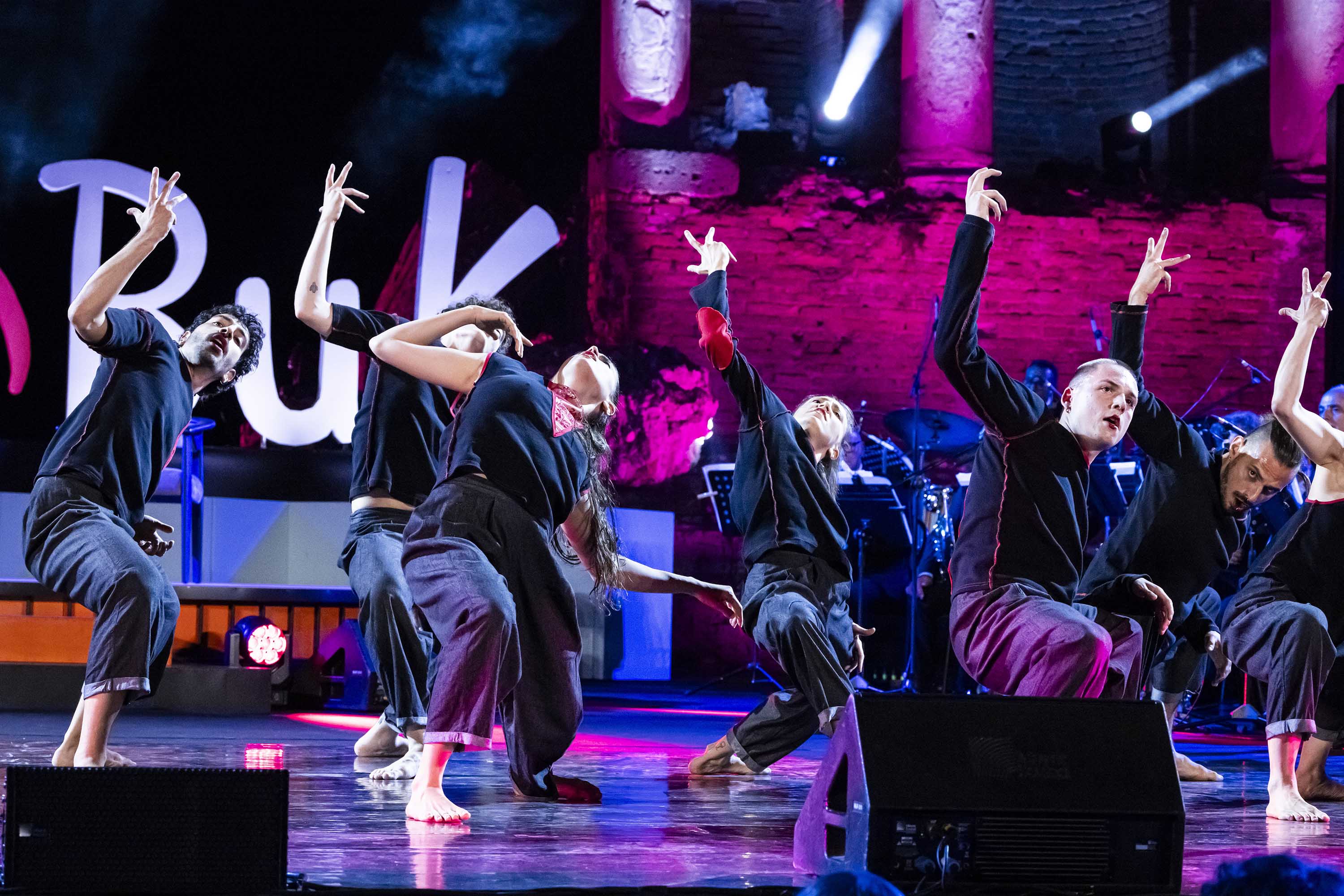 La Compagnia Zappalà Danza durante la performance