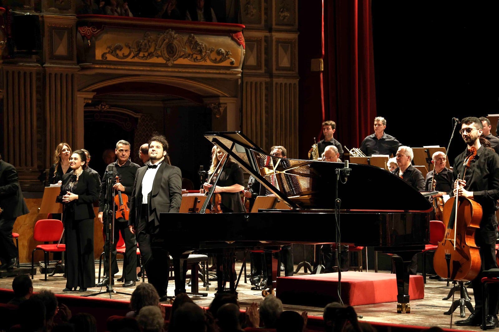 Applausi del pubblico al termine del concerto