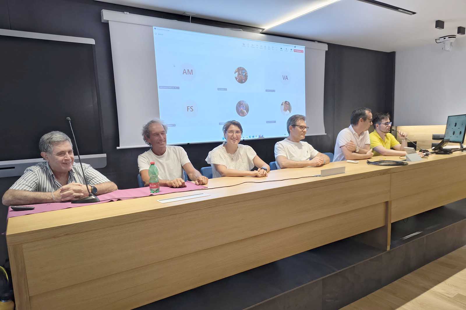 In foto la commissione del contest da sinistra i docenti Antonino Pollicino, Paolo Musumeci, Maria Josè Lo Faro, Giuseppe Consiglio, Nunzio Tuccitto e Roberto Fiorenza (uno degli organizzatori)