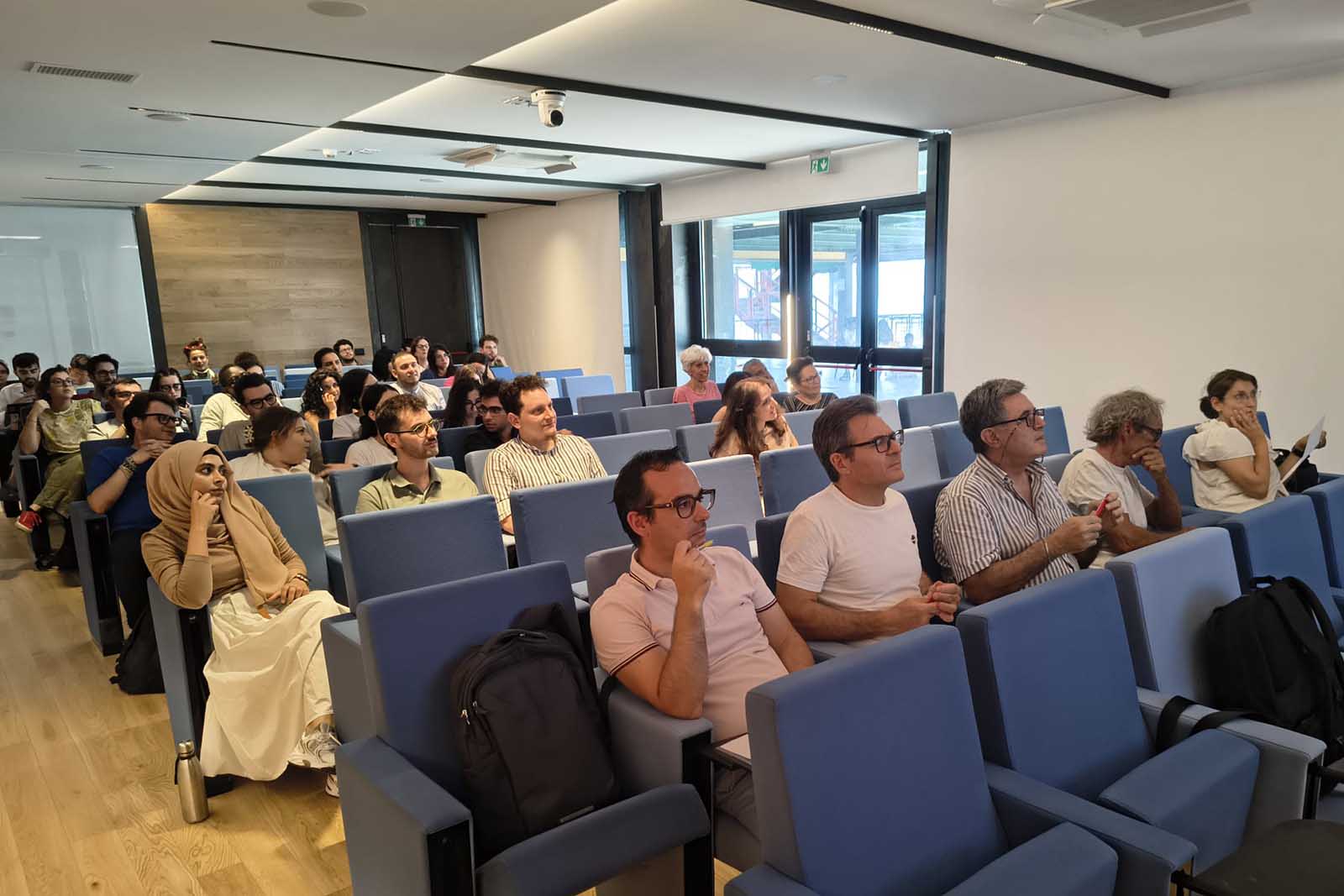 In foto un momento del contest durante l’esposizione di una delle nove squadre