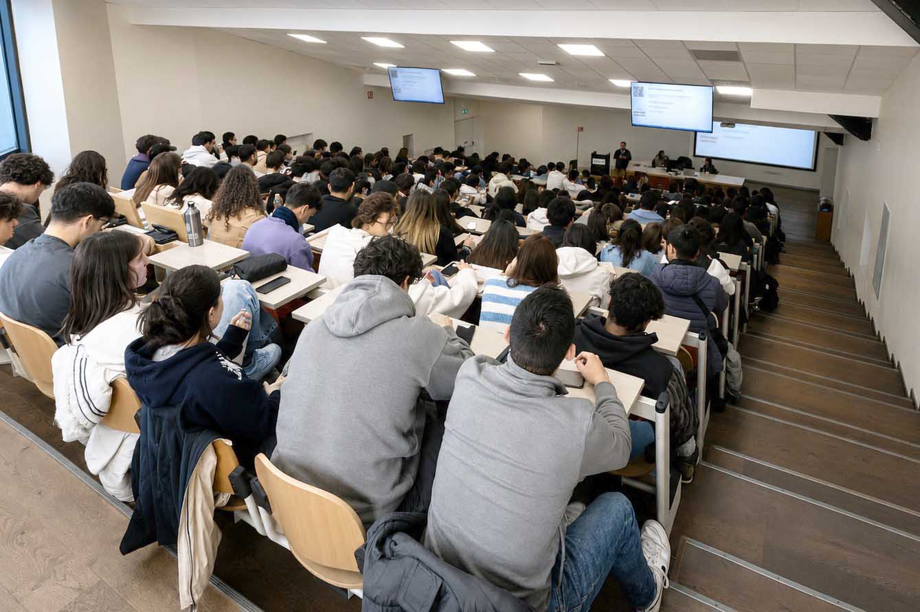 Un momento di un incontro informativo