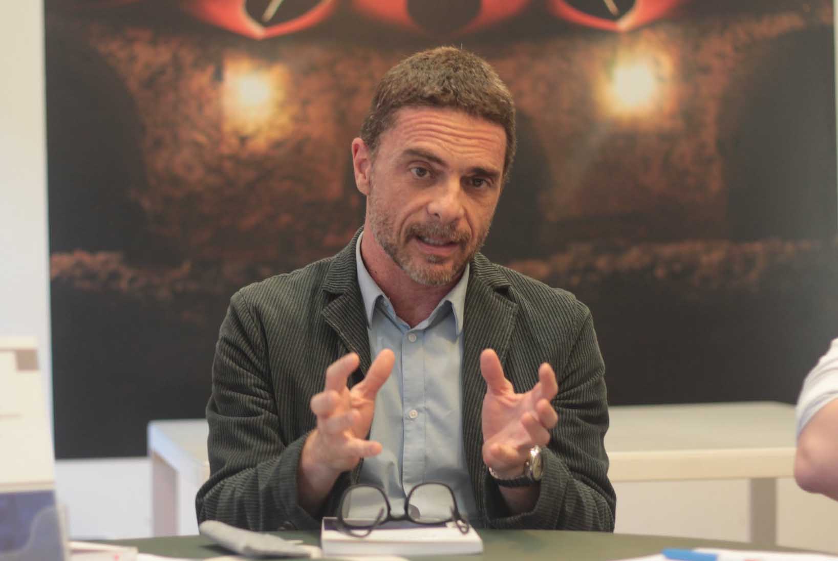 Il docente Guido Nicolosi