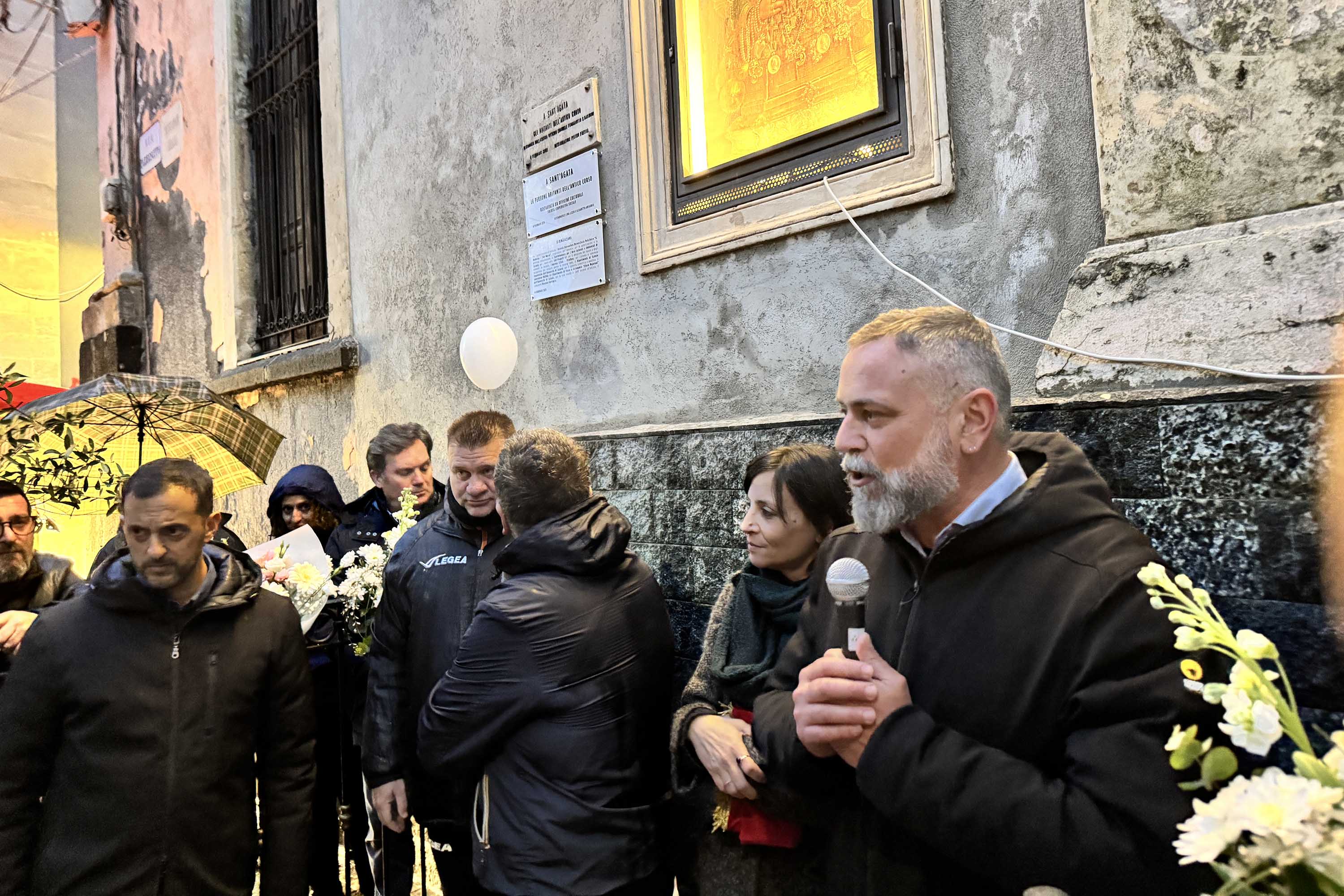 Un momento dell'intervento di Ciccio Mannino