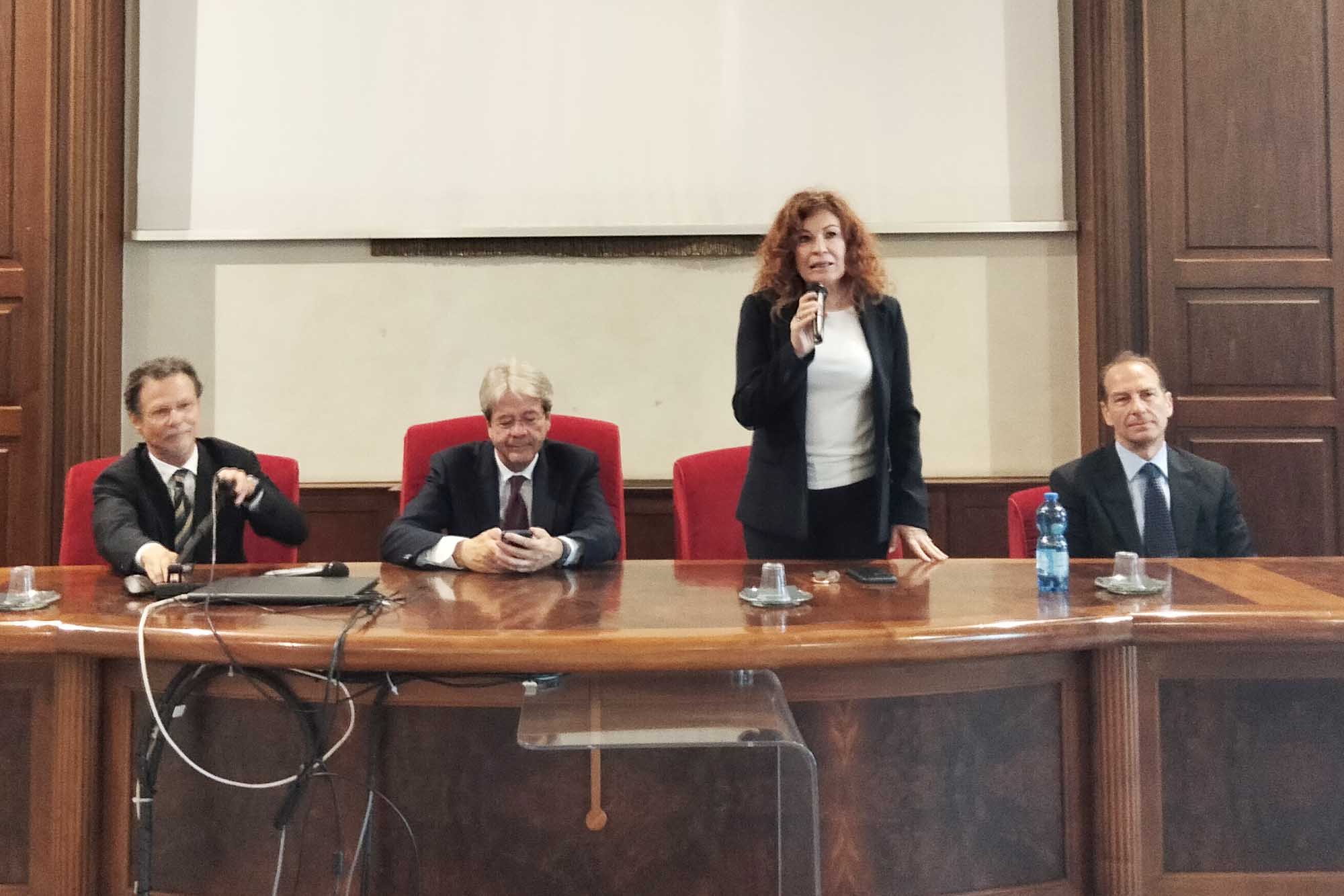 Un momento dell'intervento della prof.ssa Pinella Di Gregorio