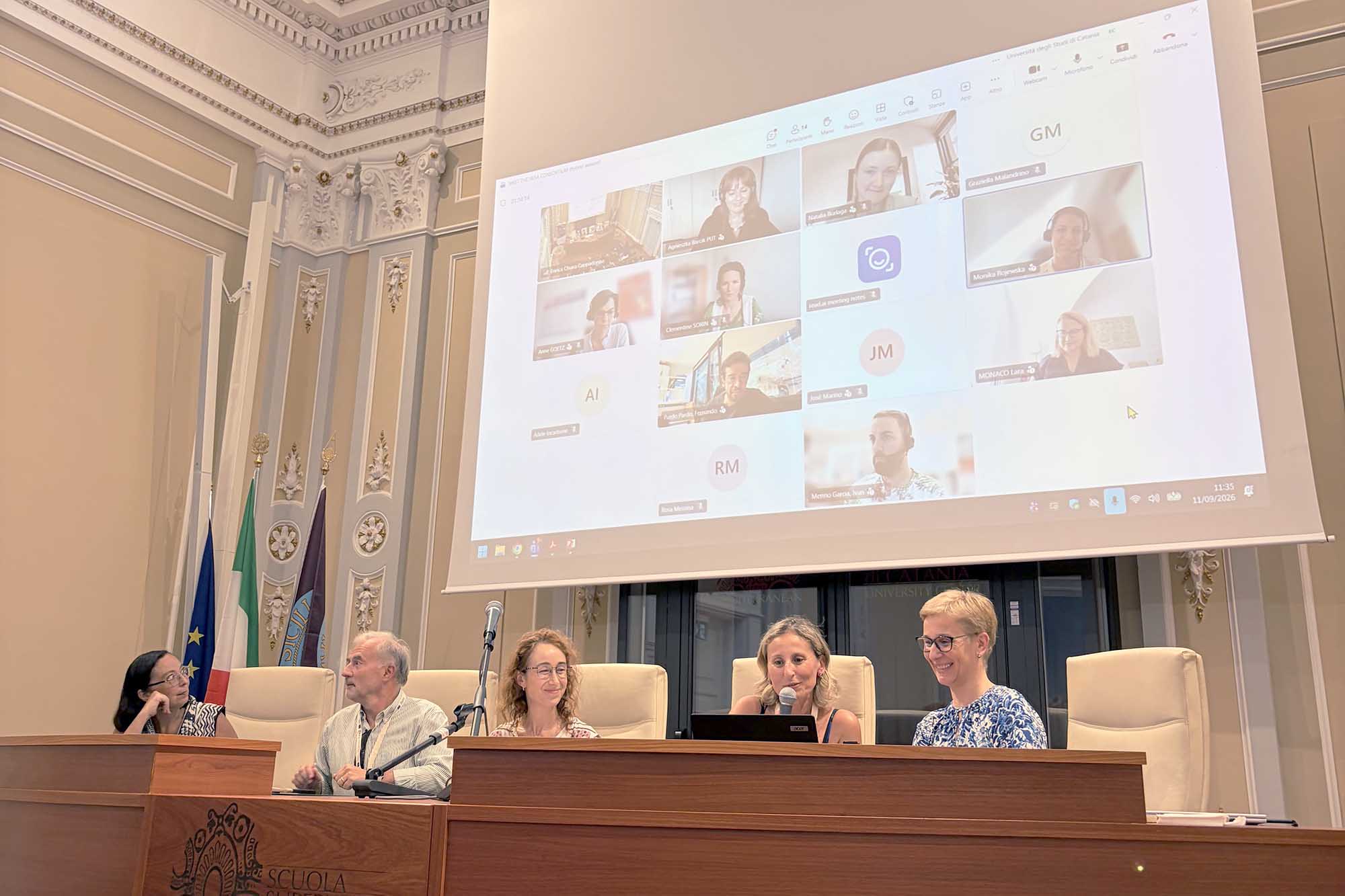 Un momento dell'intervento della prof.ssa Cristina Satriano