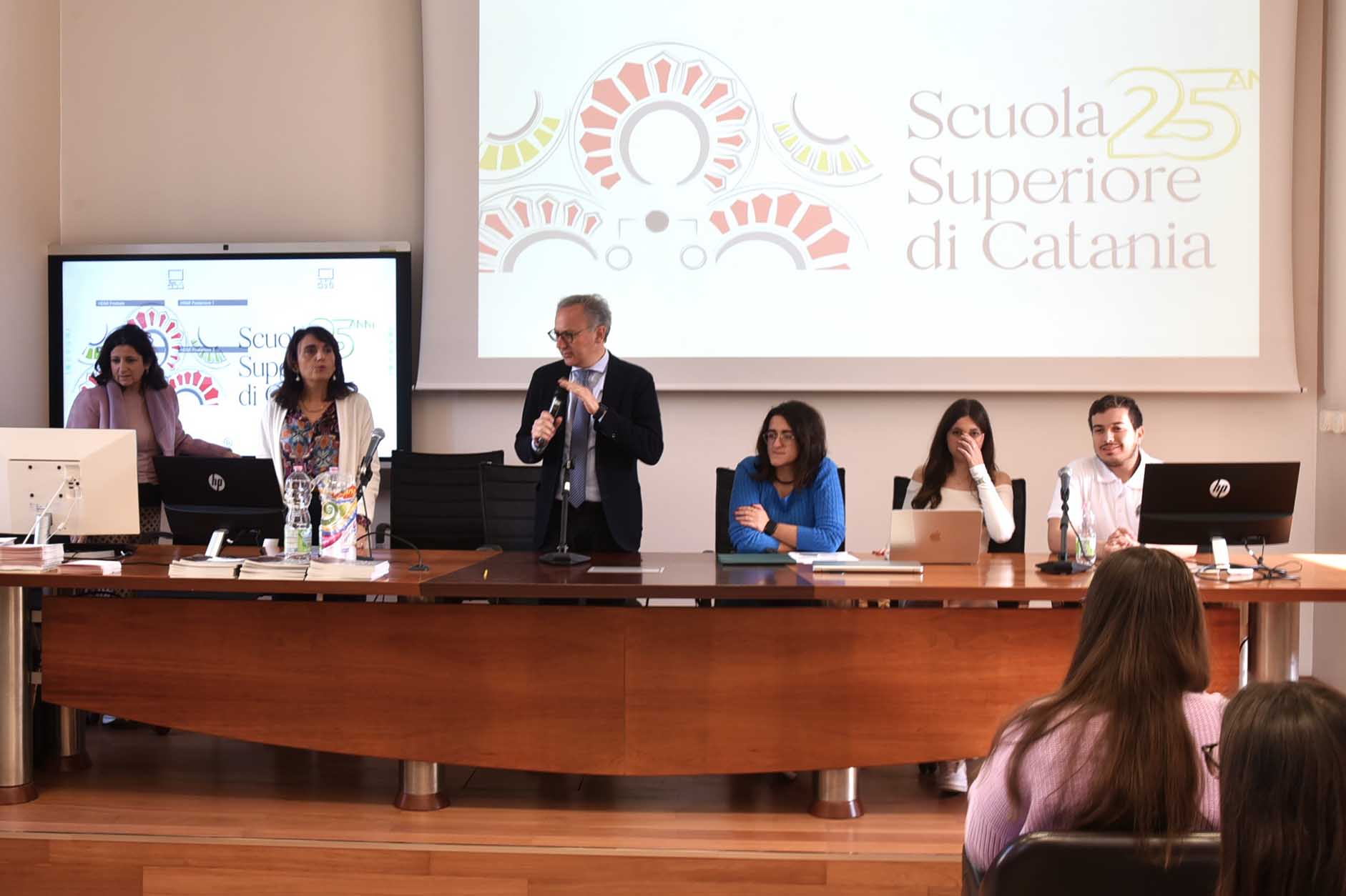 Un momento dell'intervento del prof. Daniele Malfitana