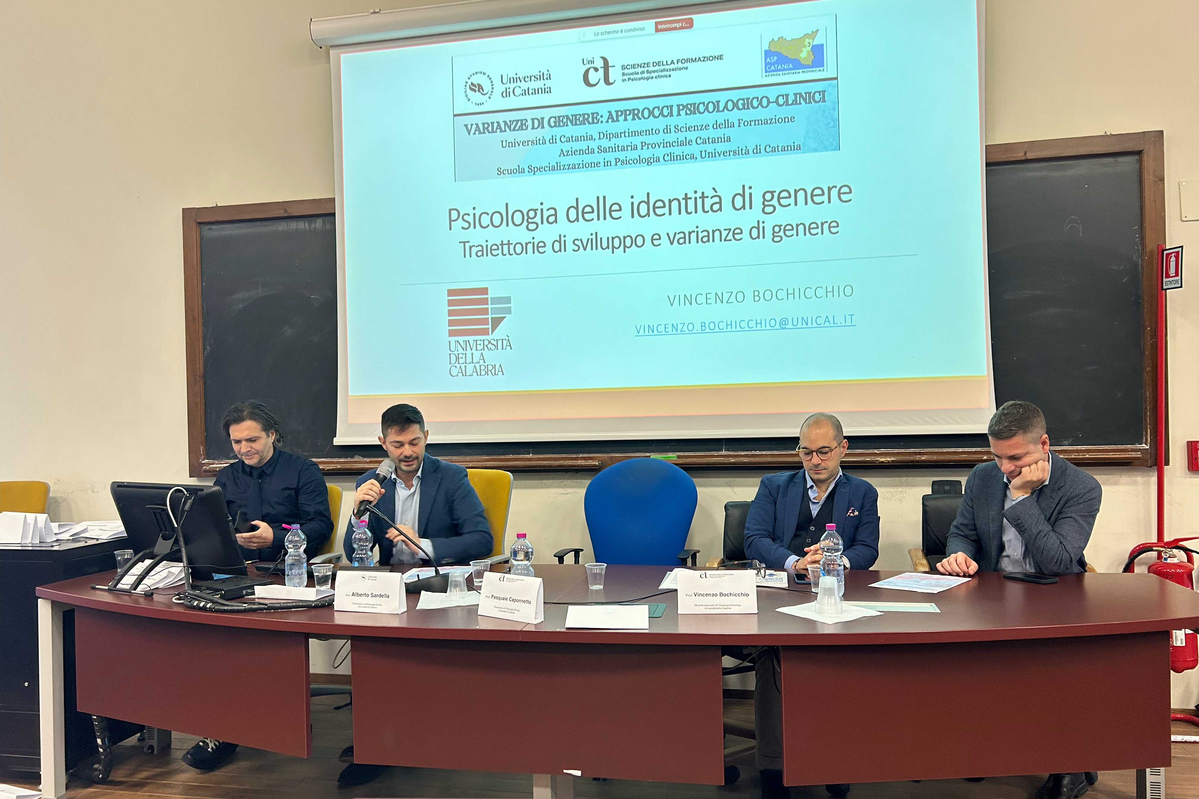 Un momento dell'intervento del prof. Vincenzo Bochicchio