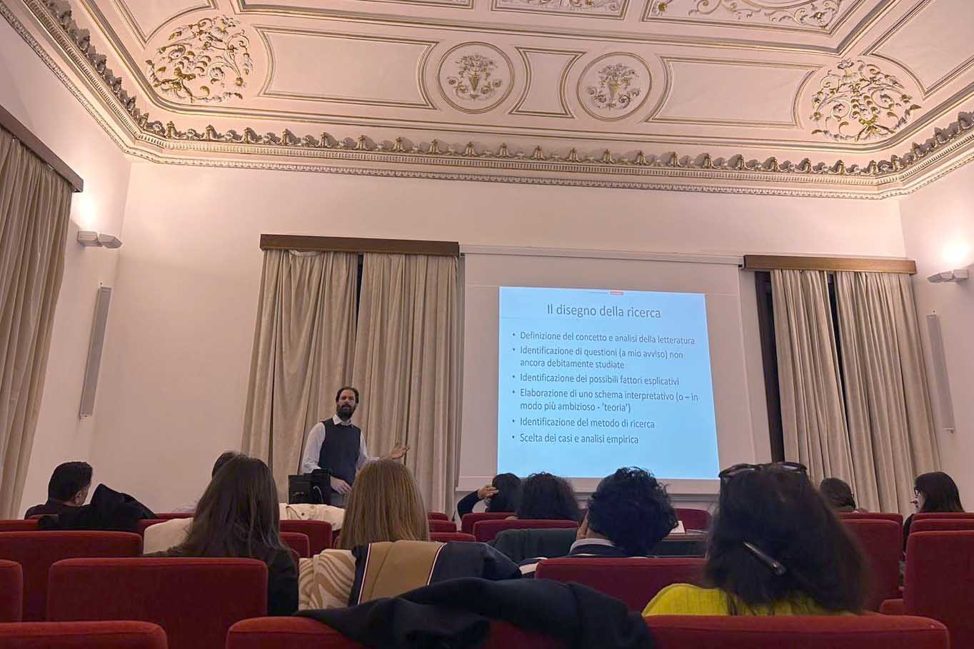 Un momento dell'intervento del prof. Paolo Graziano