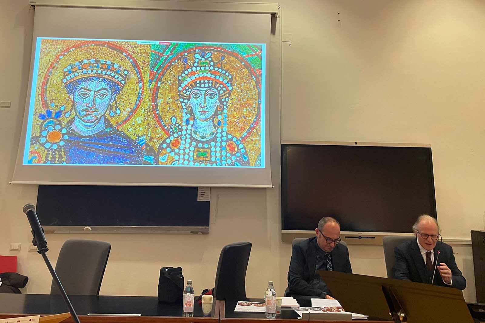 Un momento dell'intervento dei docenti Gioacchino Strano dell’Università di Catania e Paolo Cesaretti dell’Università di Bergamo