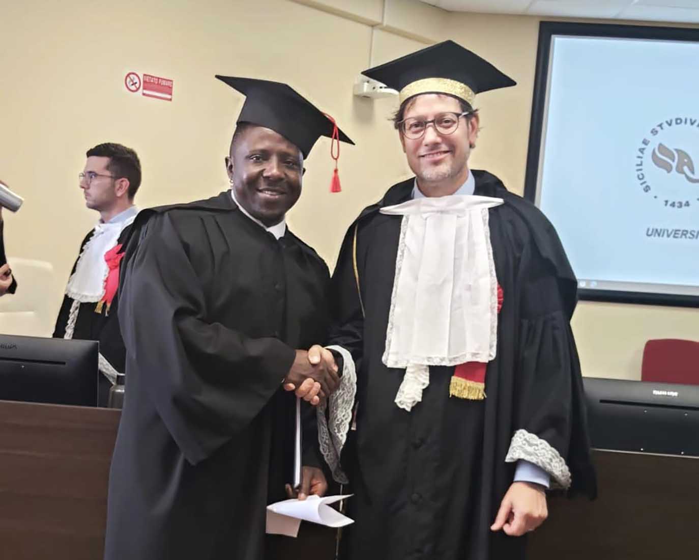 Mario Junior Jonathan insieme con il prof. Giuseppe Musumeci