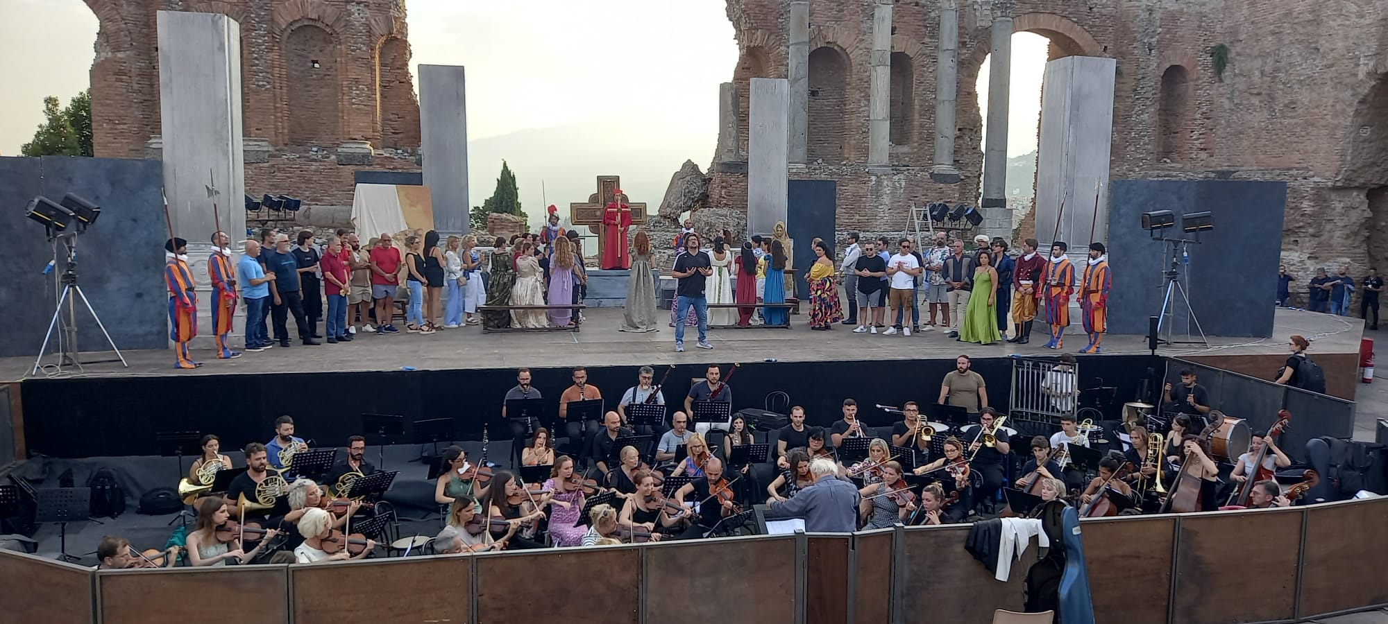 Un momento delle prove dello spettacolo "Tosca"