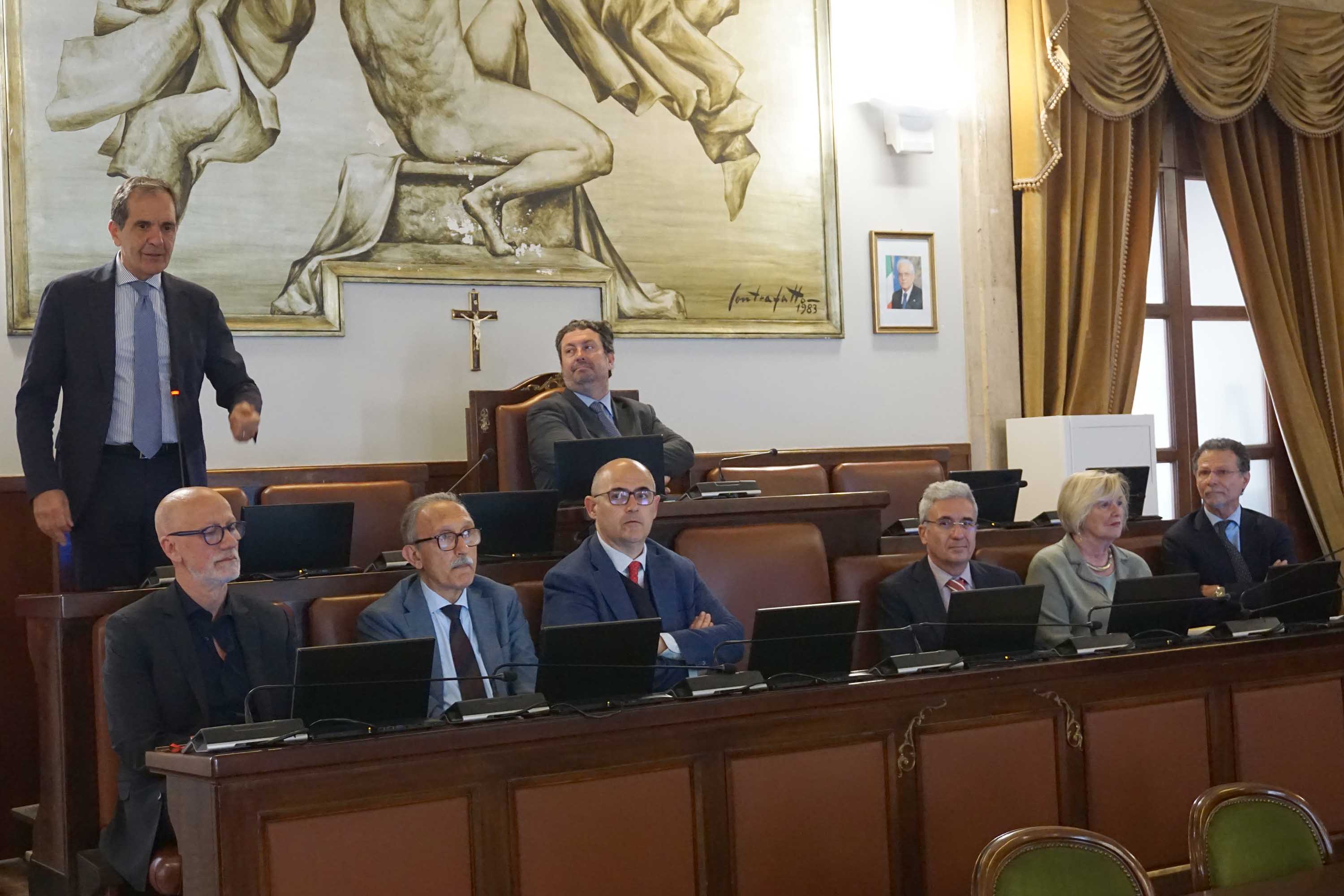 Un momento dell'intervento del sindaco Enrico Trantino