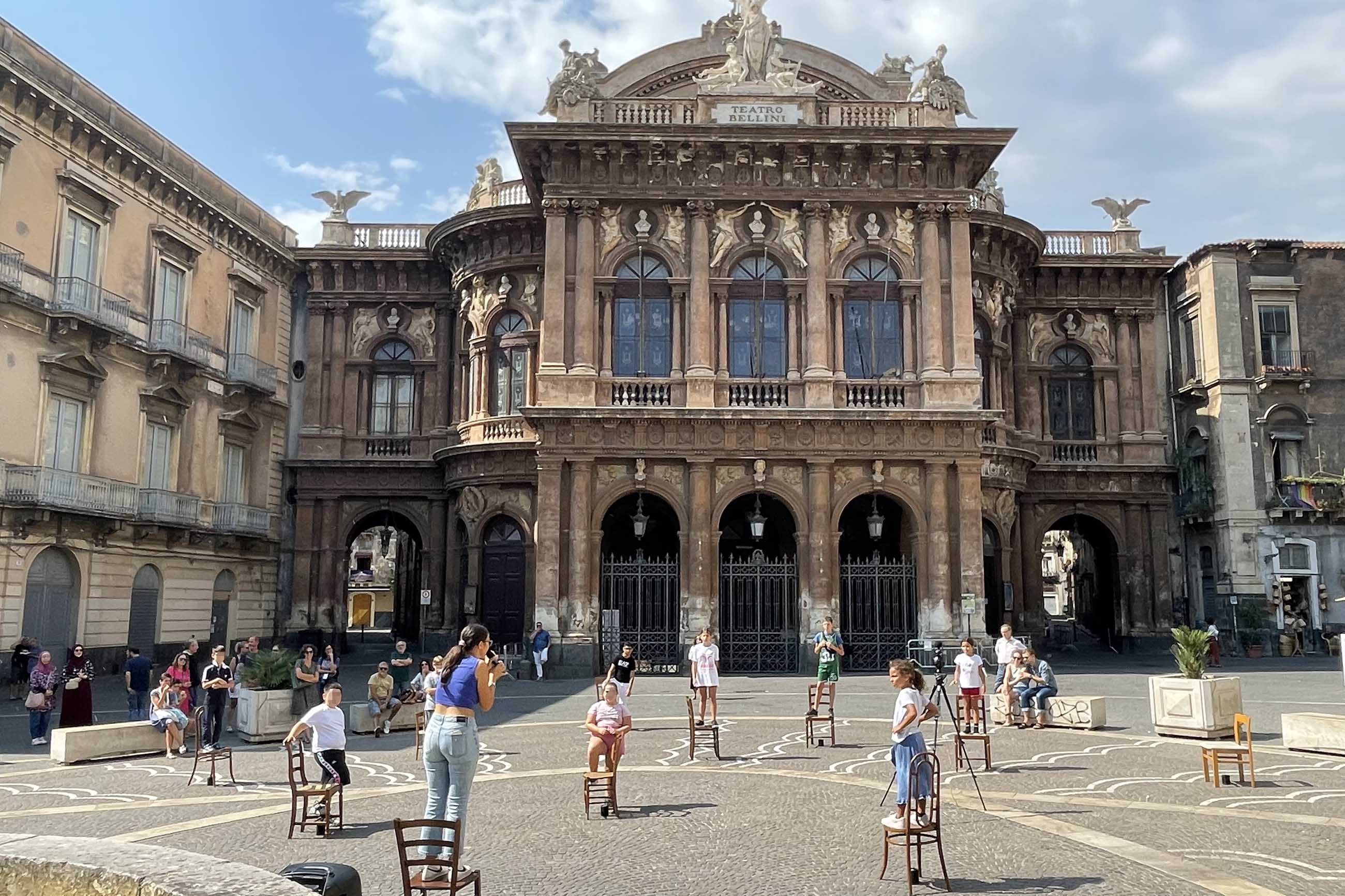 Speaker’s Corners, il flash mob dei giovani di Librino in piazza Teatro Massimo