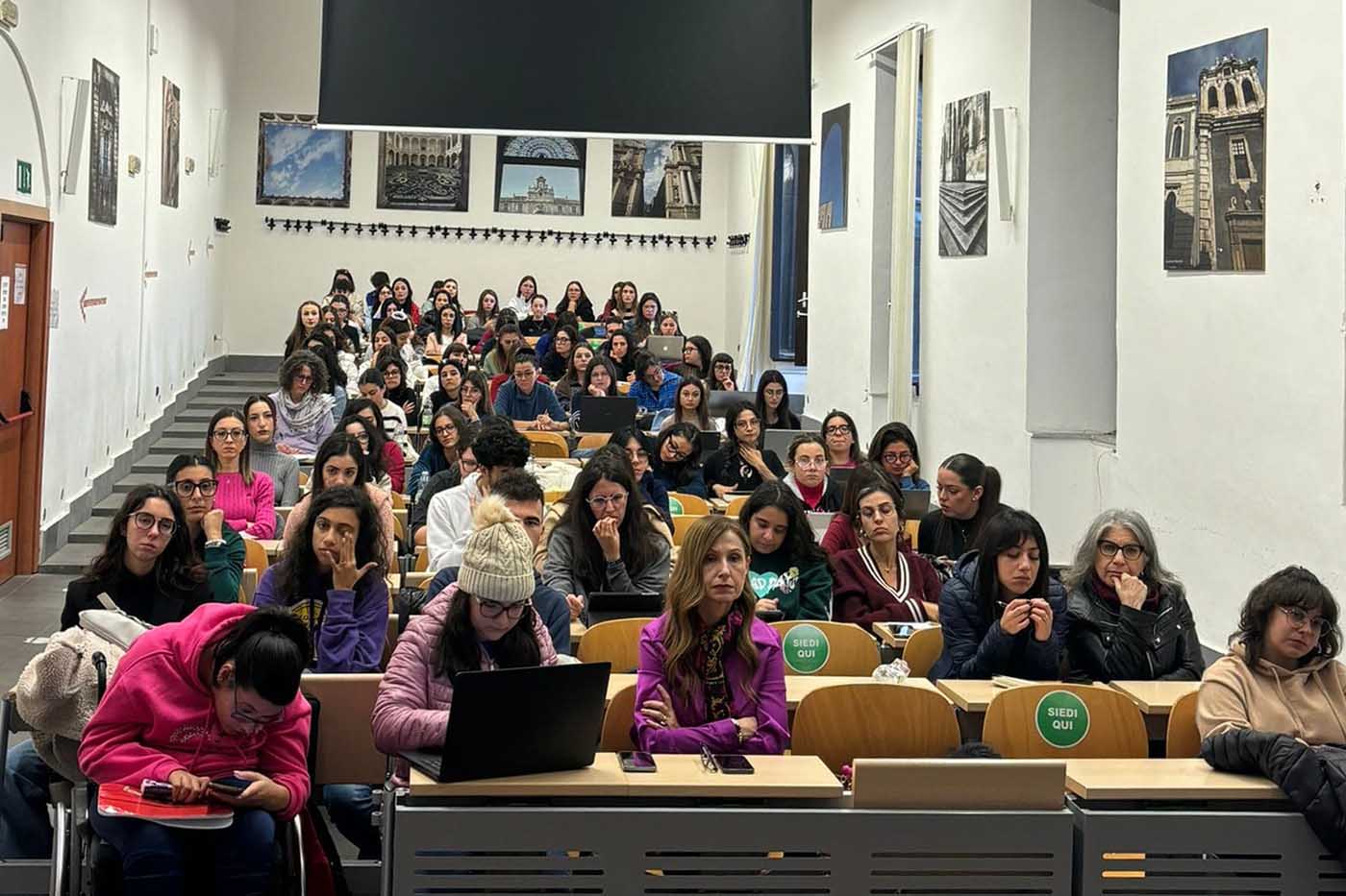 Le studentesse presenti ai lavori